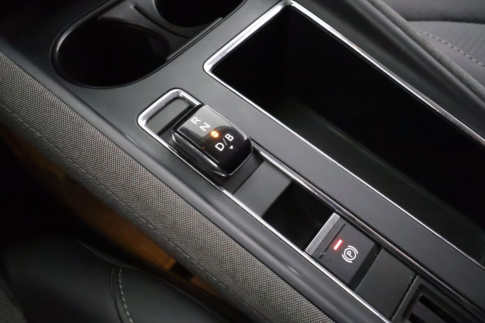 Skoda Enyaq 2022 80 Launch Edition iV - | ILP | ACC | LED | P.Kamera | Navi | Kaistavahti | Keyless | 1-om Suomi-auto | Kahdet renkaat | Merkkihuollot |