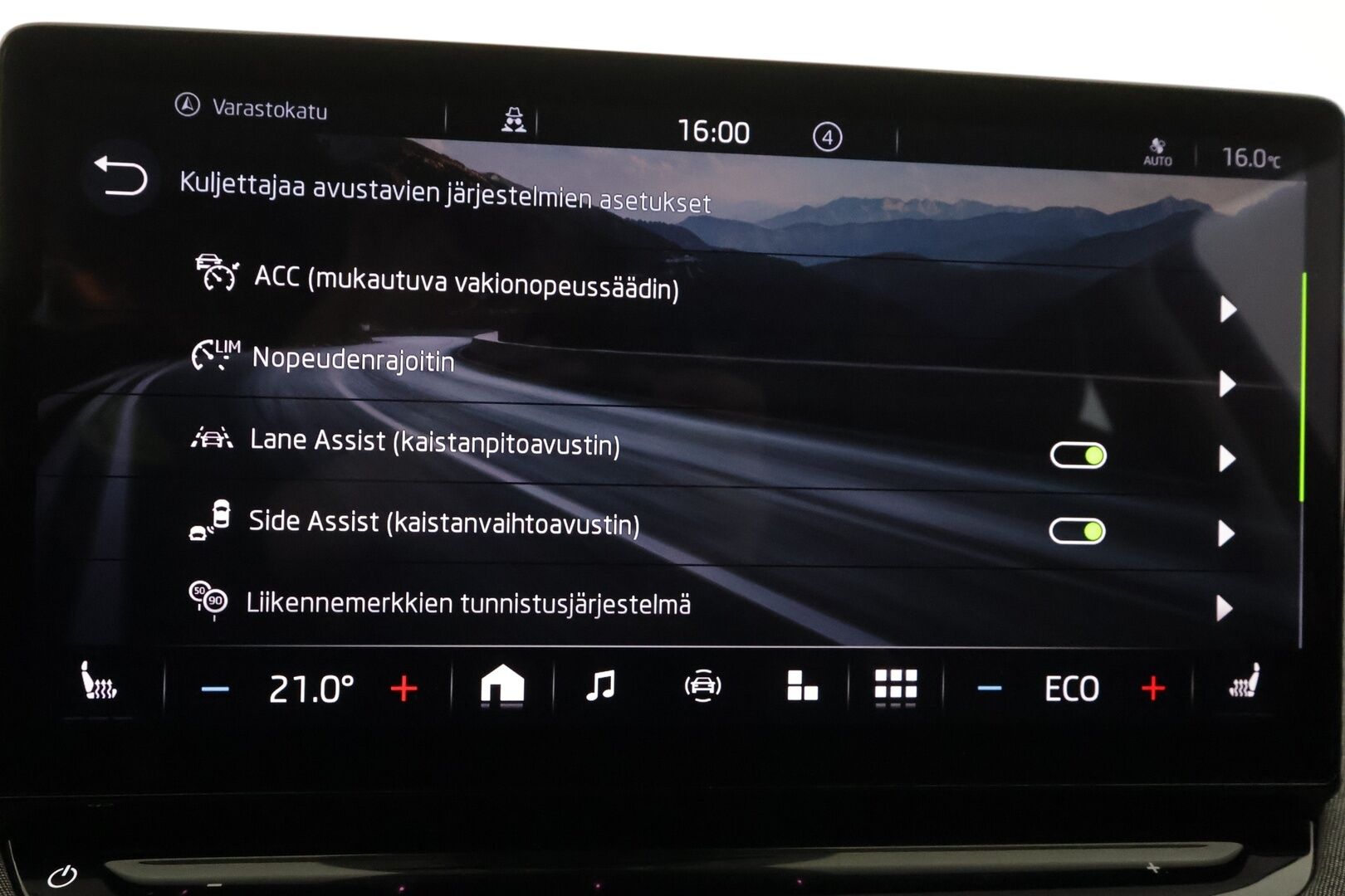 Skoda Enyaq 2022 80 Launch Edition iV - | ILP | ACC | LED | P.Kamera | Navi | Kaistavahti | Keyless | 1-om Suomi-auto | Kahdet renkaat | Merkkihuollot |