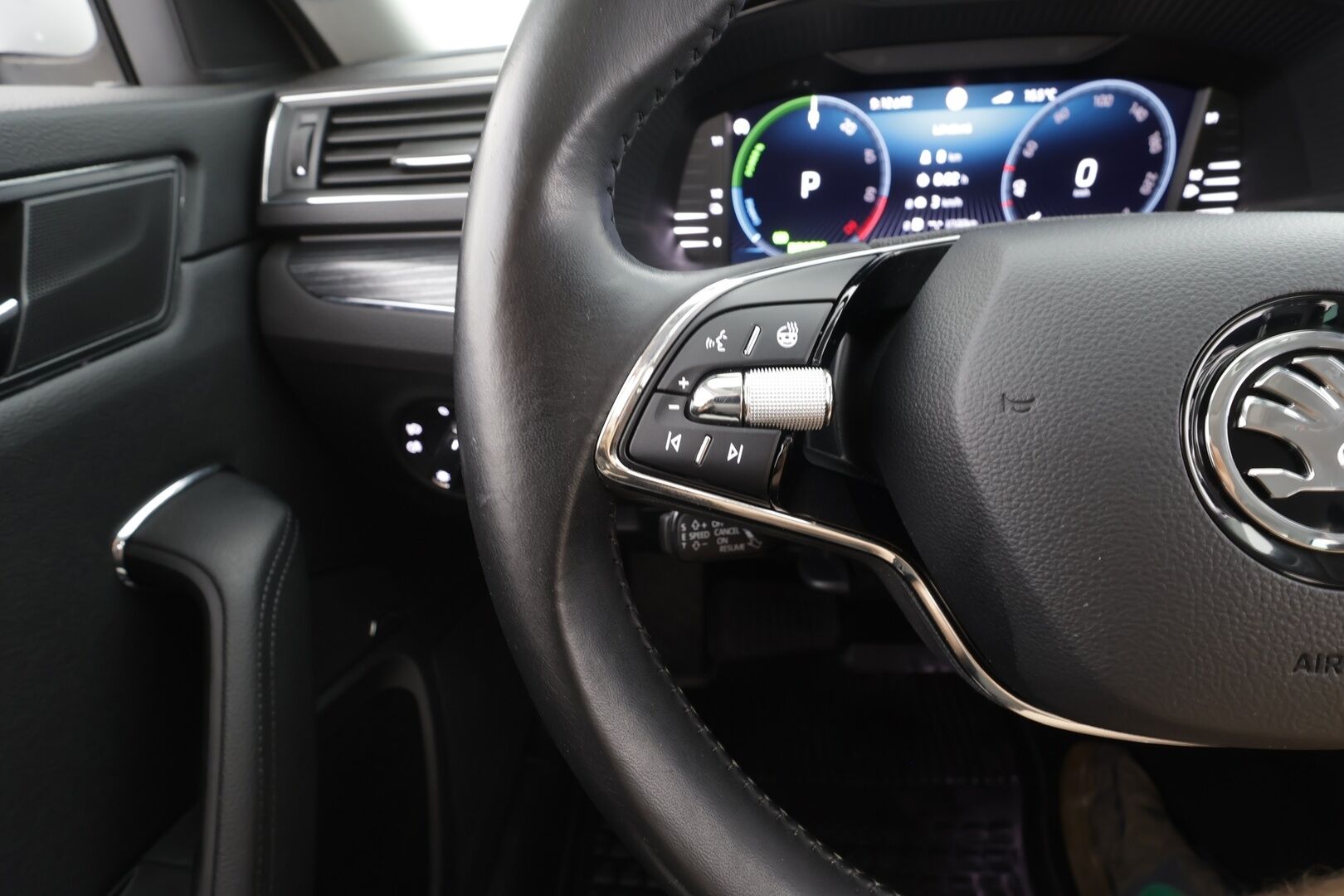 Skoda Superb 2022 1.4 TSI PHEV Style iV DSG Autom. - | ACC | Koukku | Webasto | Matrix | Canton | DCC | Muistipenkit | Nahka-alcantara | Sähk. takaluukku | 1-om suomiauto | ALV | 