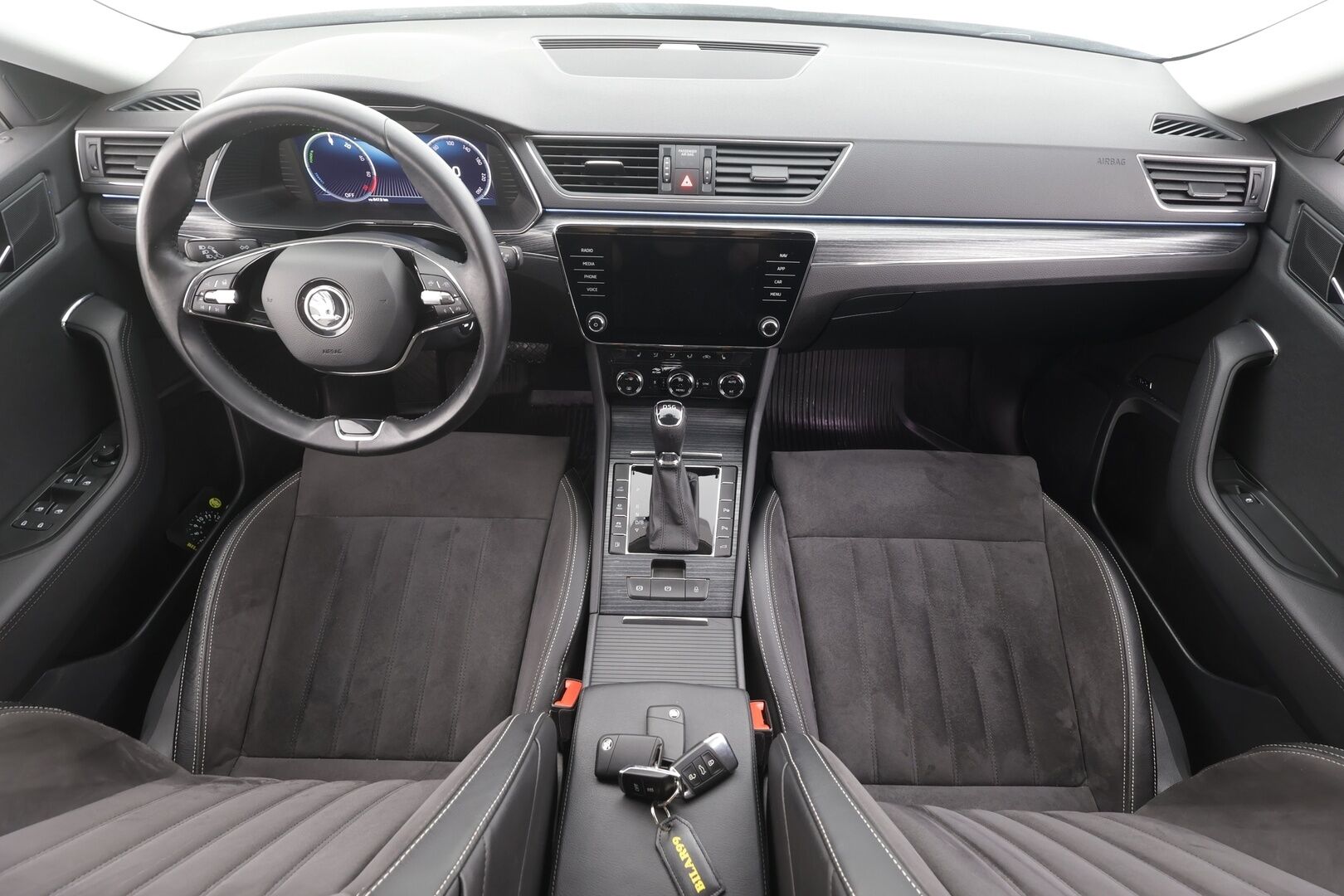 Skoda Superb 2022 1.4 TSI PHEV Style iV DSG Autom. - | ACC | Koukku | Webasto | Matrix | Canton | DCC | Muistipenkit | Nahka-alcantara | Sähk. takaluukku | 1-om suomiauto | ALV | 