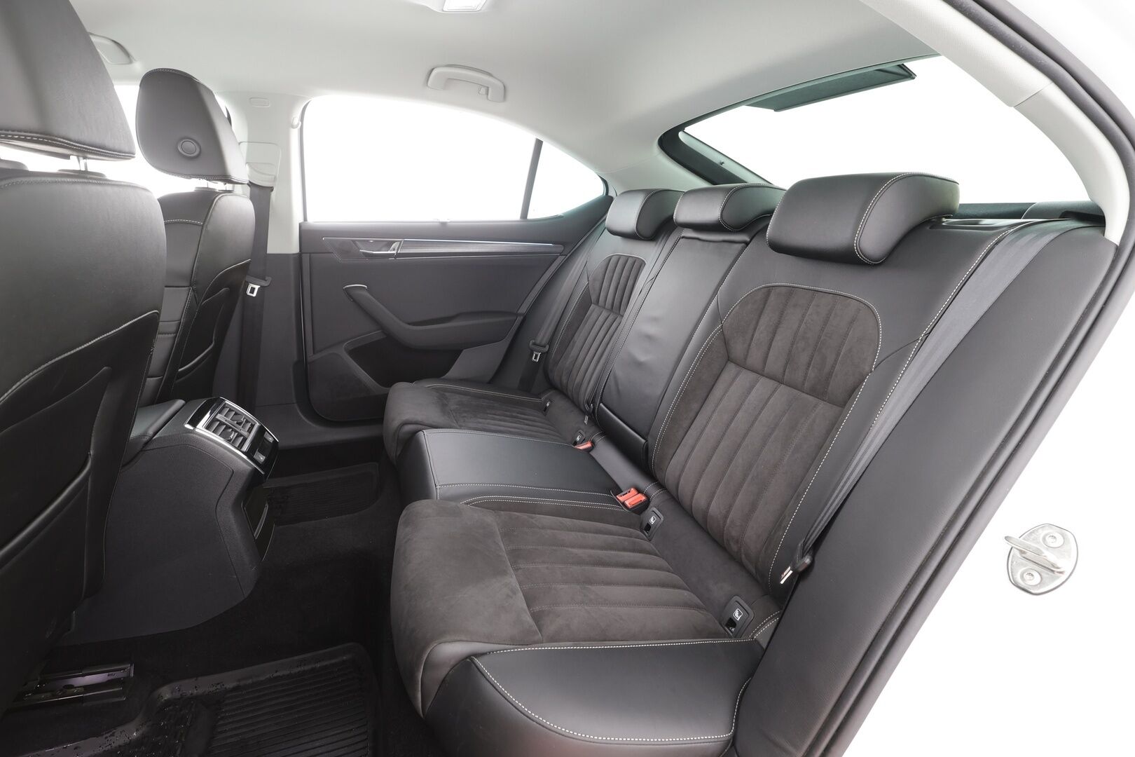 Skoda Superb 2022 1.4 TSI PHEV Style iV DSG Autom. - | ACC | Koukku | Webasto | Matrix | Canton | DCC | Muistipenkit | Nahka-alcantara | Sähk. takaluukku | 1-om suomiauto | ALV | 