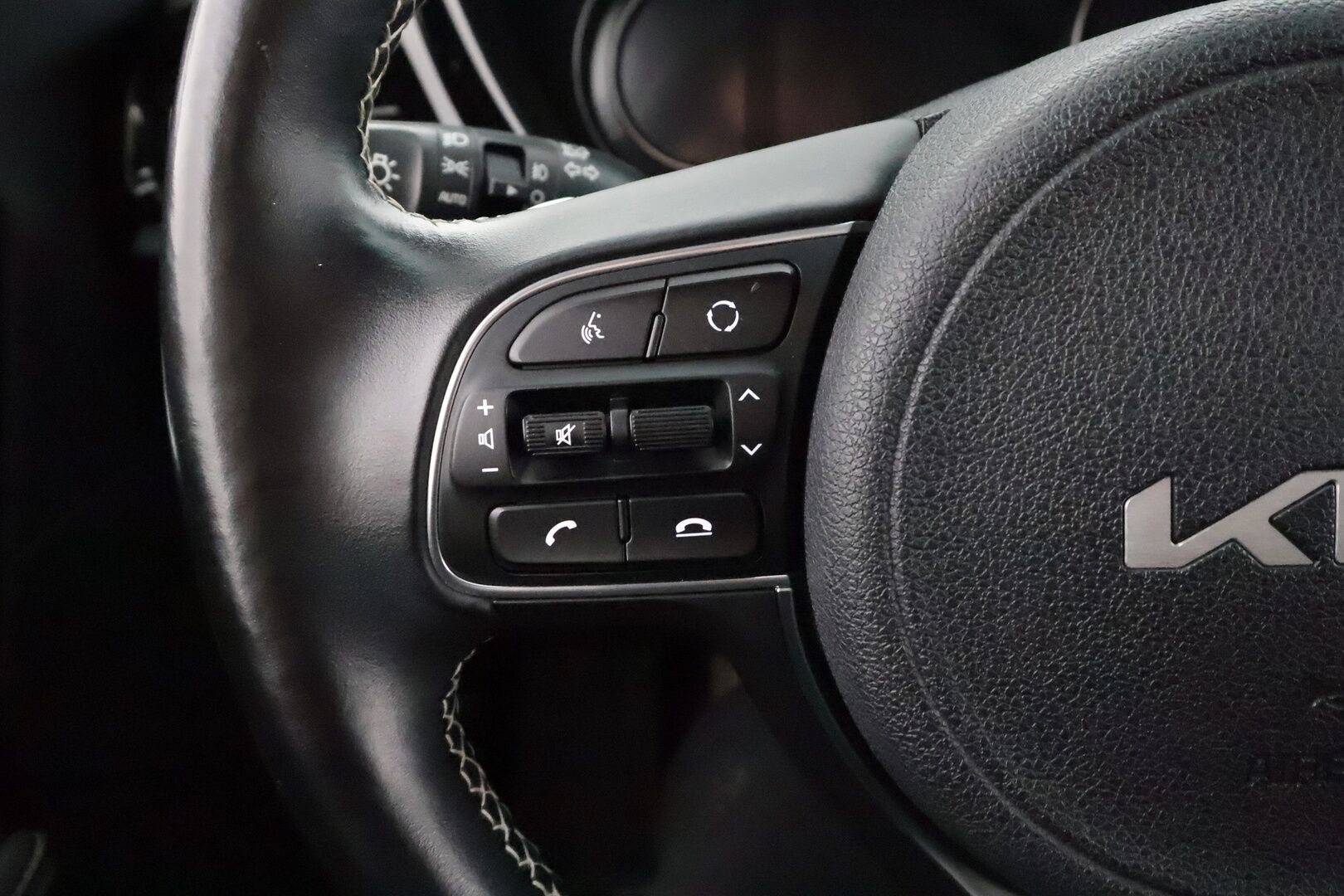 Kia Niro Electric 2022 EX 64 kWh 204 hv - | ACC | ILP | LED | Puolinahat | P.kamera | Lane Assist | Navi | Keyless | Lämm. ratti | Ambient light | Apple & Android | 2x renkaat aluin | Suomiauto |