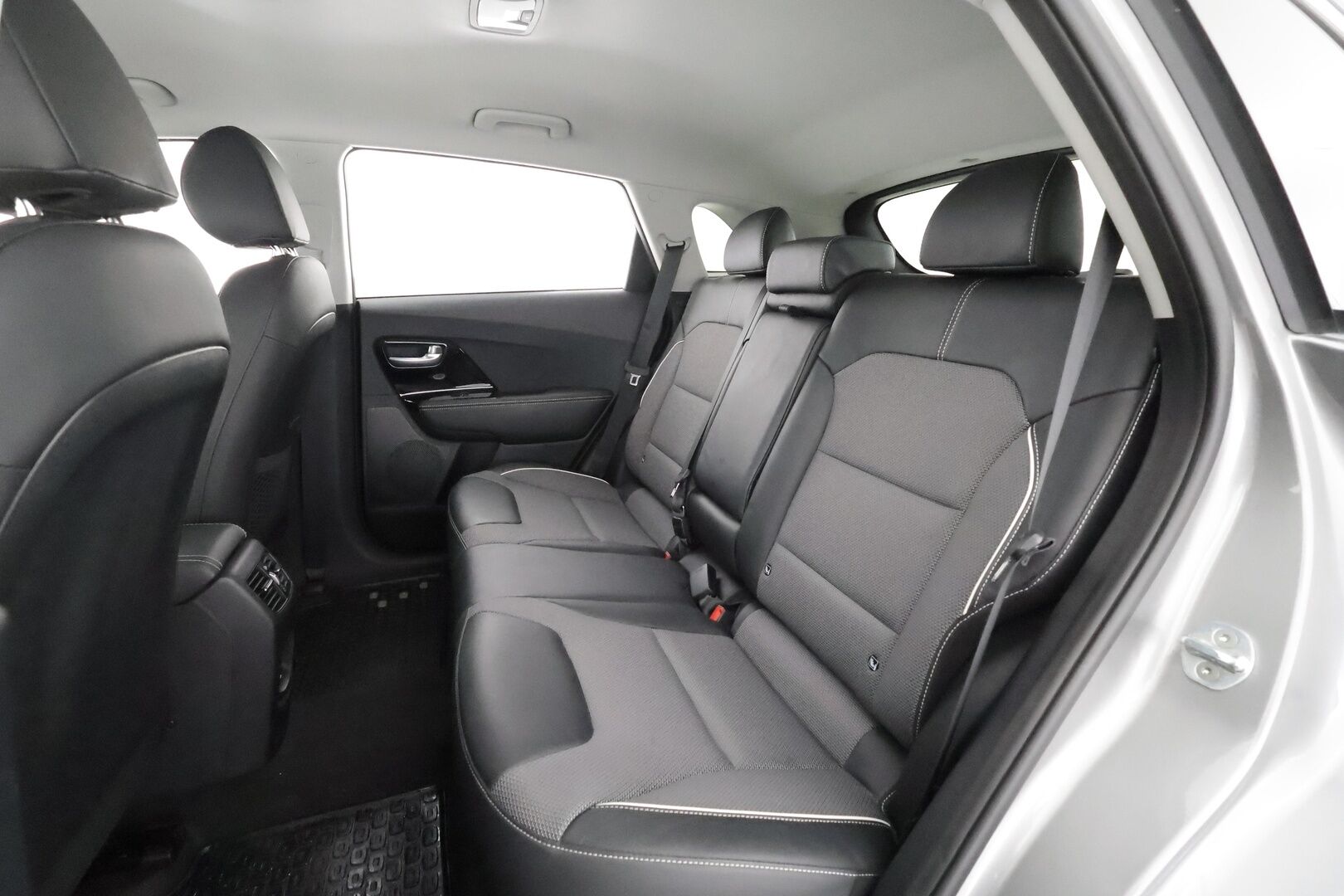 Kia Niro Electric 2022 EX 64 kWh 204 hv - | ACC | ILP | LED | Puolinahat | P.kamera | Lane Assist | Navi | Keyless | Lämm. ratti | Ambient light | Apple & Android | 2x renkaat aluin | Suomiauto |
