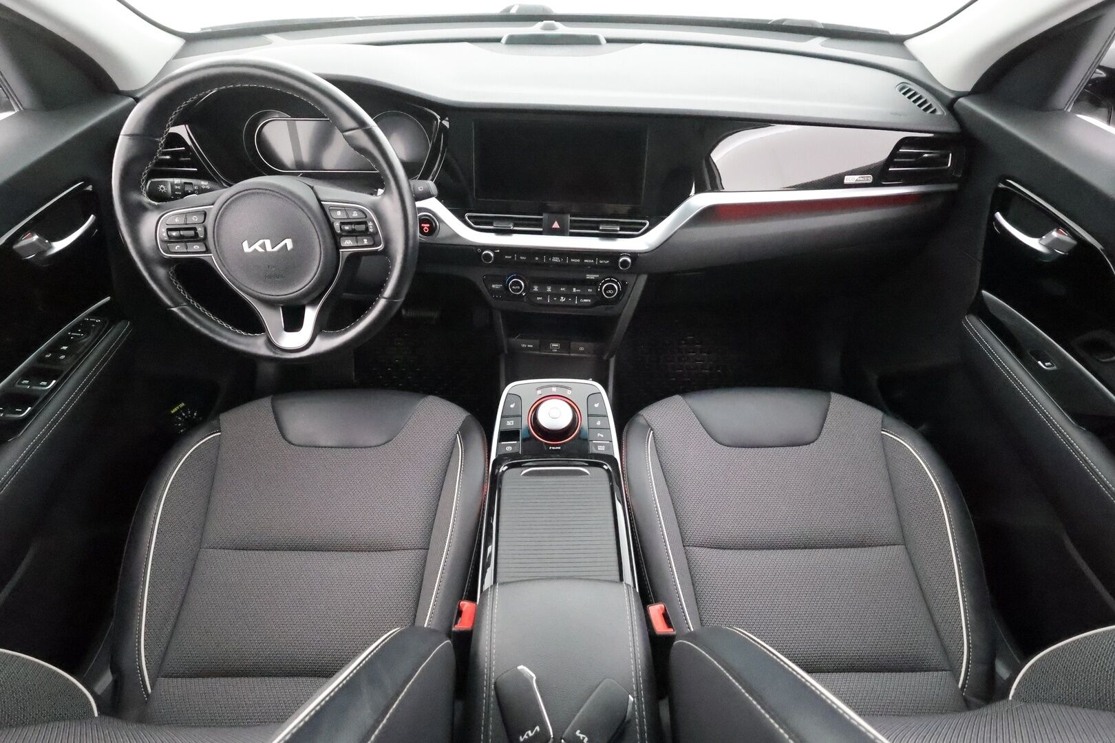 Kia Niro Electric 2022 EX 64 kWh 204 hv - | ACC | ILP | LED | Puolinahat | P.kamera | Lane Assist | Navi | Keyless | Lämm. ratti | Ambient light | Apple & Android | 2x renkaat aluin | Suomiauto |