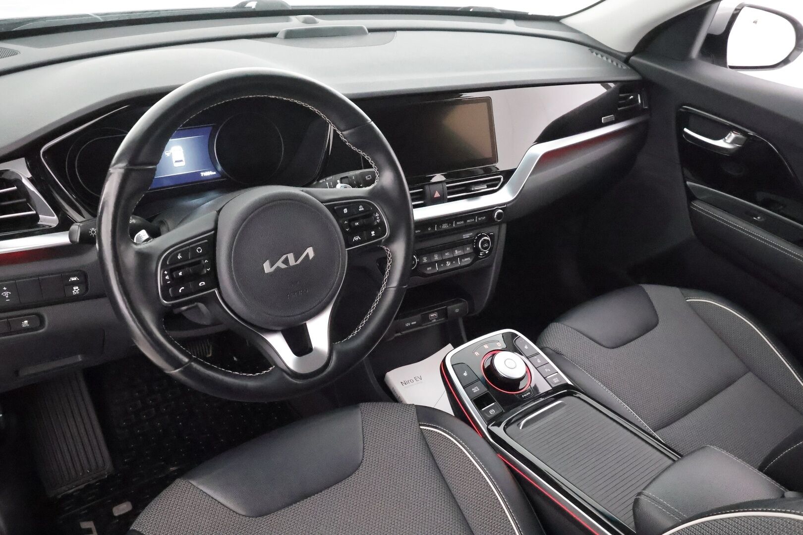 Kia Niro Electric 2022 EX 64 kWh 204 hv - | ACC | ILP | LED | Puolinahat | P.kamera | Lane Assist | Navi | Keyless | Lämm. ratti | Ambient light | Apple & Android | 2x renkaat aluin | Suomiauto |