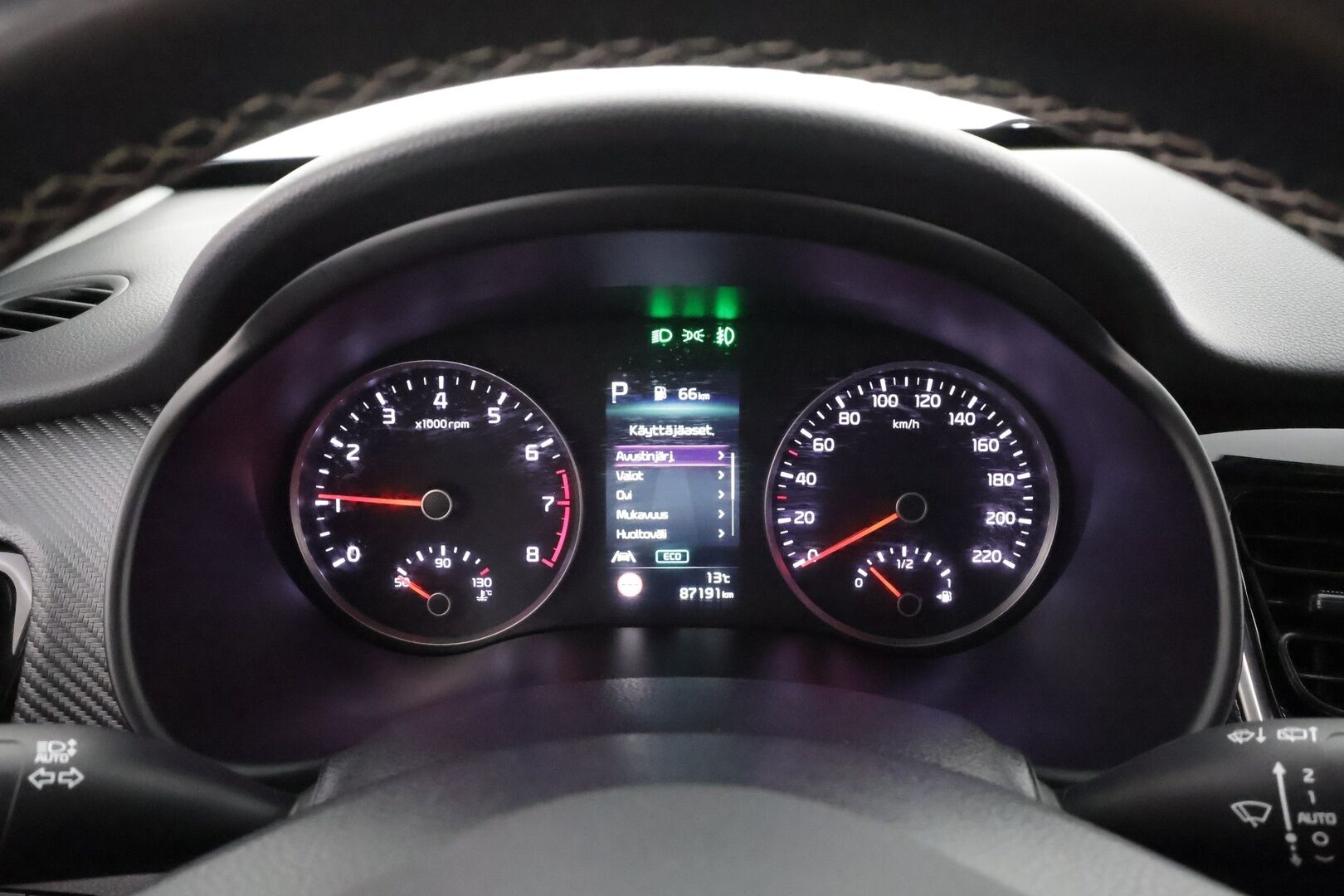 Kia Stonic 2022 1,0 T-GDI Mild-Hybrid 120hv GT-Line DCT * ACC / P.Kamera / Navi / Lohko + Sisäpistoke / LED / BILS * - Suomi-auto / Merkkihuollot / Kahdet renkaat aluvanteilla