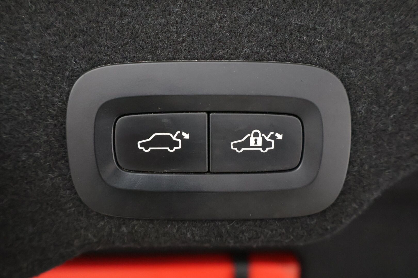 Volvo S90 2018 D4 Inscription aut - * Hyvillä varusteilla / Nahkasisusta / Lämmitettävä tuulilasi / BLIS / Sähköiset penkit muistilla / Peruutuskamera *