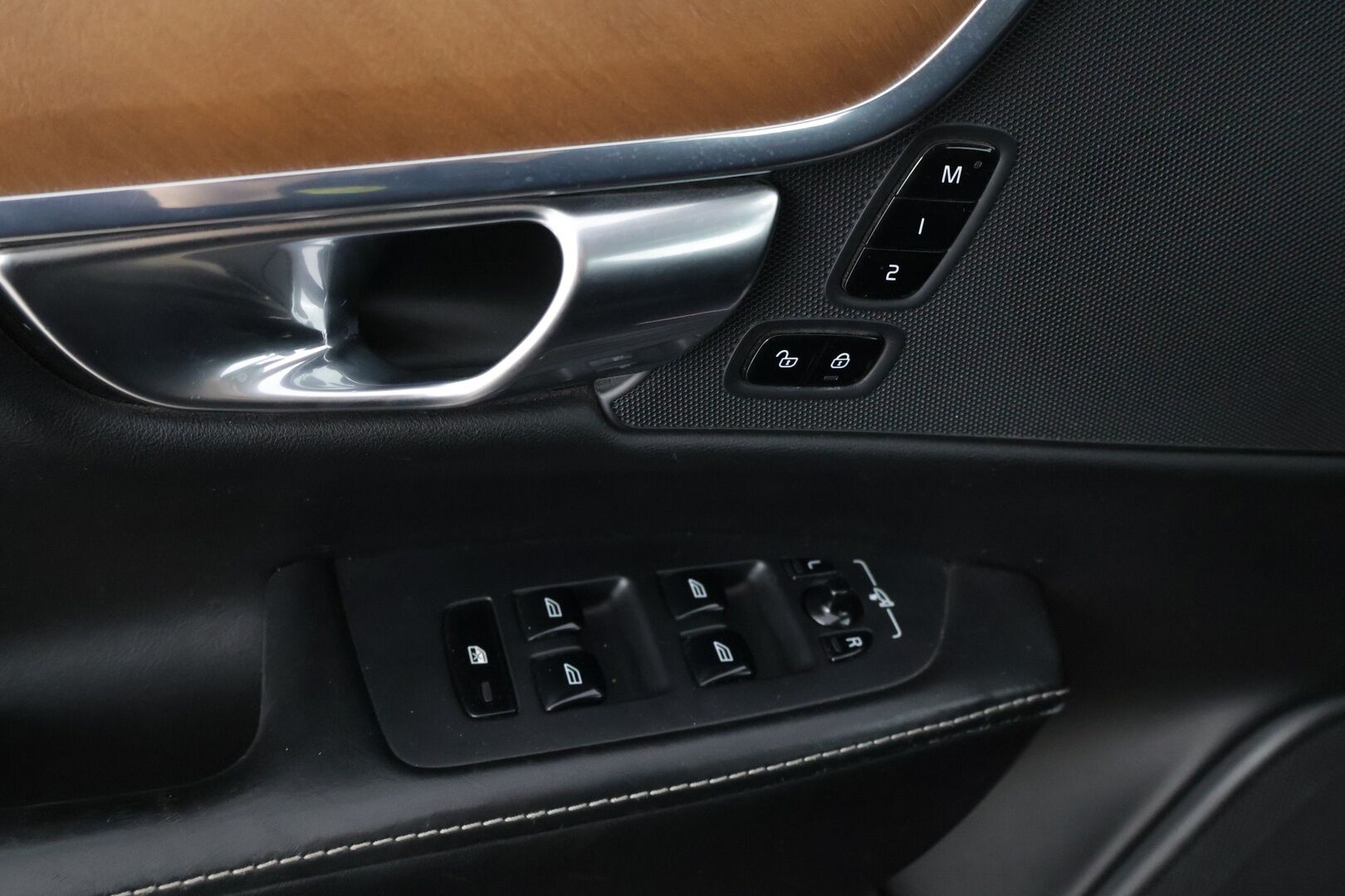 Volvo S90 2018 D4 Inscription aut - * Hyvillä varusteilla / Nahkasisusta / Lämmitettävä tuulilasi / BLIS / Sähköiset penkit muistilla / Peruutuskamera *