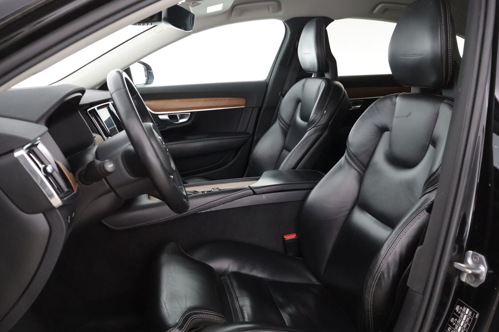 Volvo S90 2018 D4 Inscription aut - * Hyvillä varusteilla / Nahkasisusta / Lämmitettävä tuulilasi / BLIS / Sähköiset penkit muistilla / Peruutuskamera *