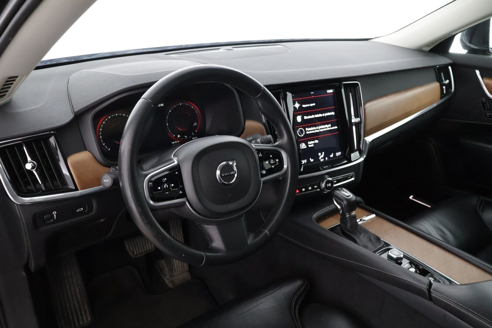Volvo S90 2018 D4 Inscription aut - * Hyvillä varusteilla / Nahkasisusta / Lämmitettävä tuulilasi / BLIS / Sähköiset penkit muistilla / Peruutuskamera *