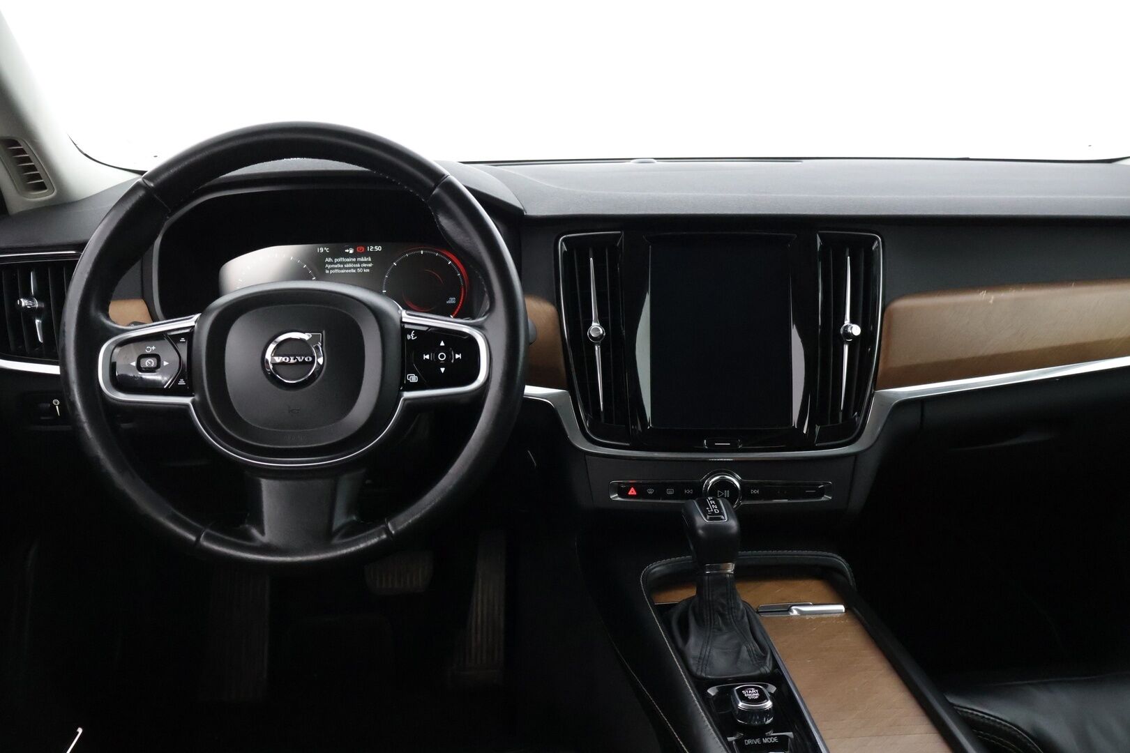 Volvo S90 2018 D4 Inscription aut - * Hyvillä varusteilla / Nahkasisusta / Lämmitettävä tuulilasi / BLIS / Sähköiset penkit muistilla / Peruutuskamera *