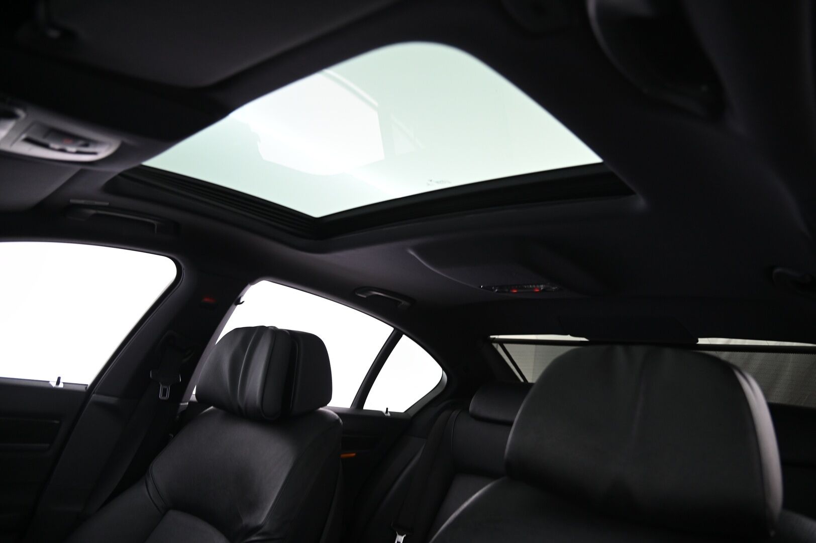 BMW 750d 2013 F02 Sedan 750dL TwinPower Turbo A xDrive M-Sport*HUD / ACC / Digimittaristo / kattoluukku / - *Webasto / Hifi / Soft Close* - HULLUT AVAJAISHULINAT KORKOTARJOUS 3,29 %