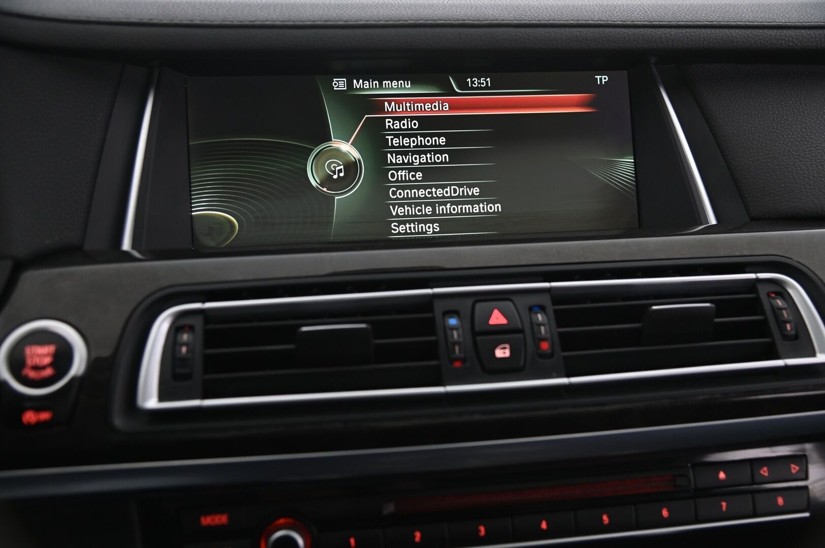 BMW 750d 2013 F02 Sedan 750dL TwinPower Turbo A xDrive M-Sport*HUD / ACC / Digimittaristo / kattoluukku / - *Webasto / Hifi / Soft Close* - HULLUT AVAJAISHULINAT KORKOTARJOUS 3,29 %