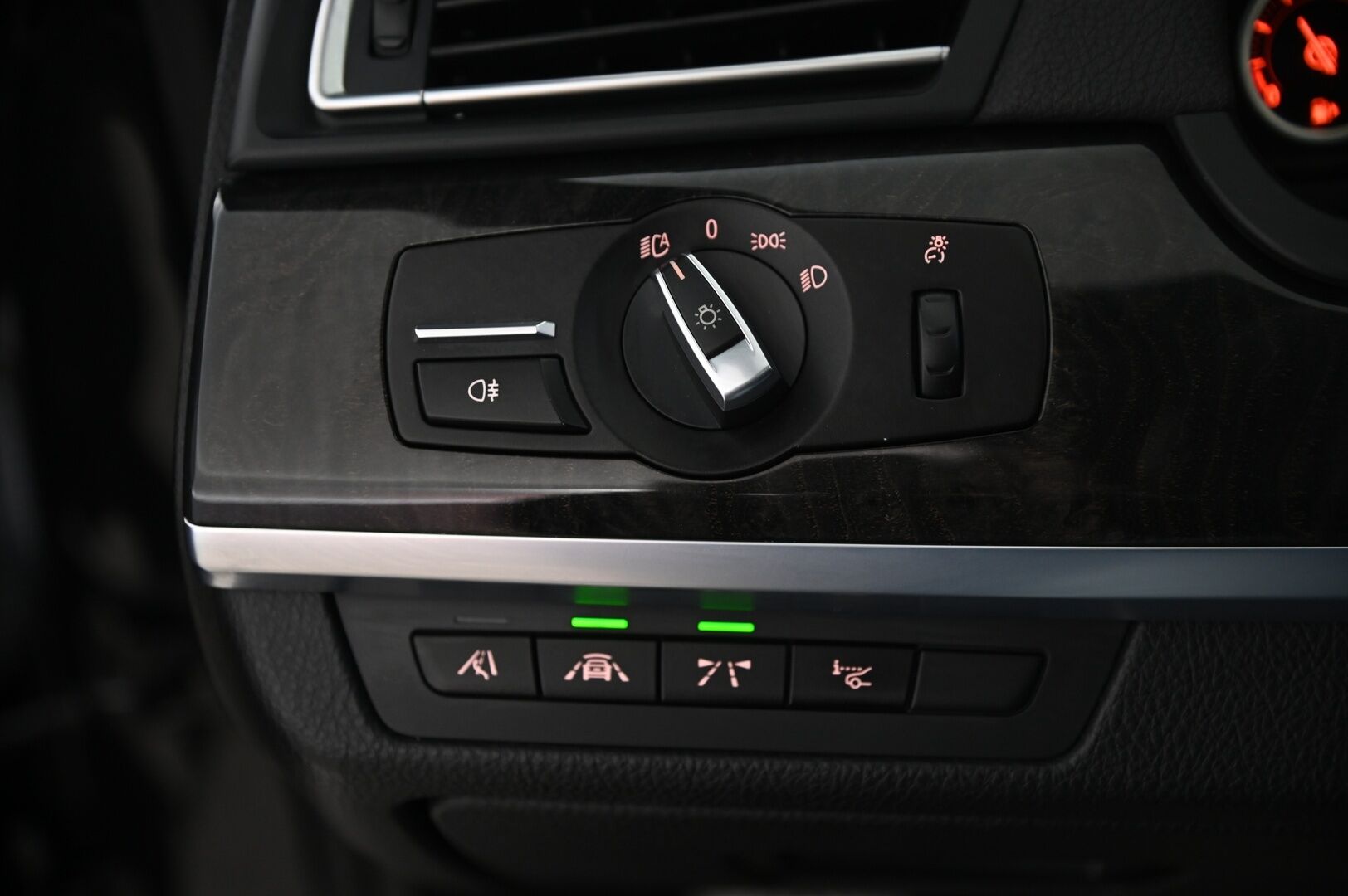 BMW 750d 2013 F02 Sedan 750dL TwinPower Turbo A xDrive M-Sport*HUD / ACC / Digimittaristo / kattoluukku / - *Webasto / Hifi / Soft Close* - HULLUT AVAJAISHULINAT KORKOTARJOUS 3,29 %