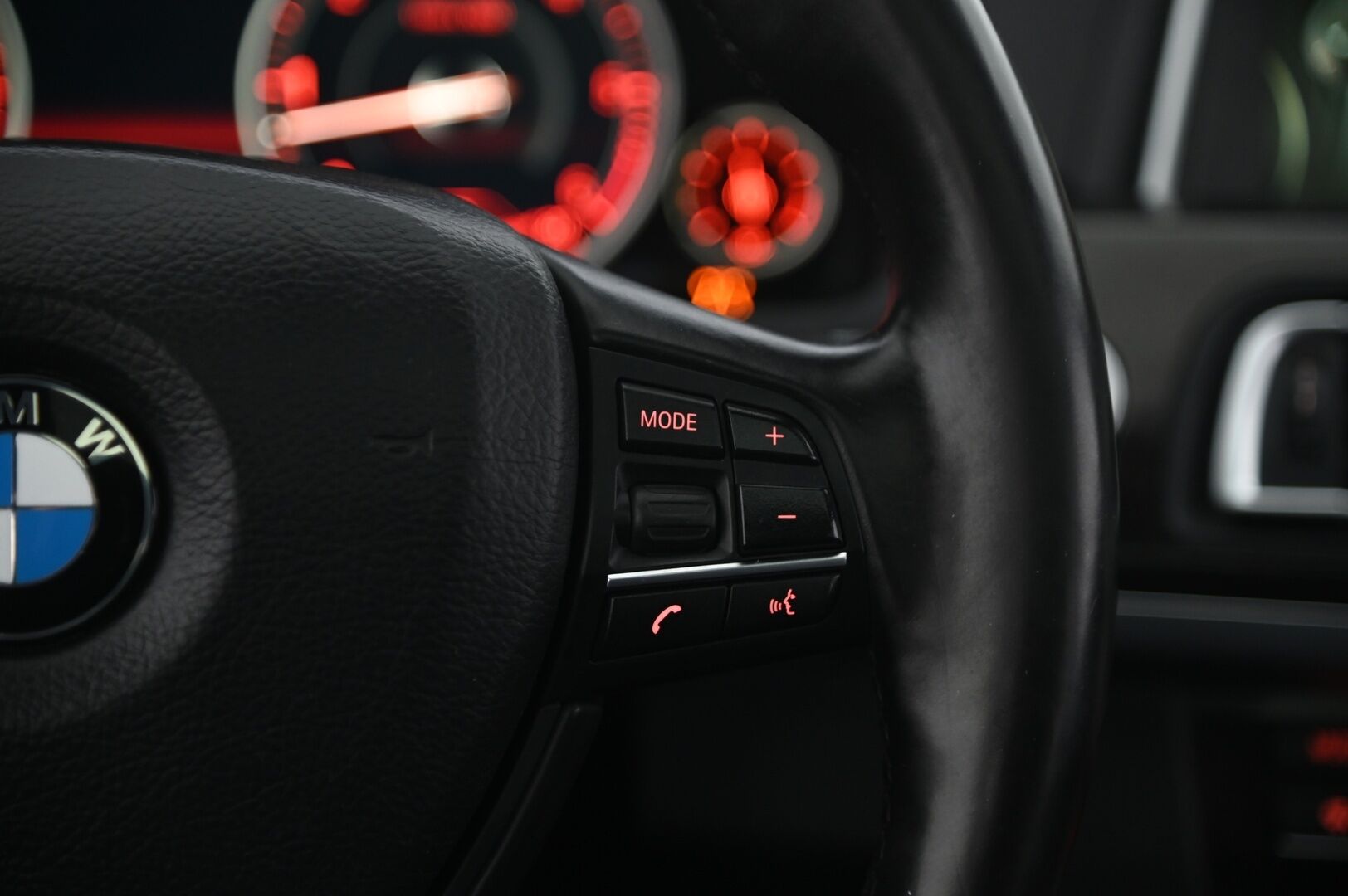 BMW 750d 2013 F02 Sedan 750dL TwinPower Turbo A xDrive M-Sport*HUD / ACC / Digimittaristo / kattoluukku / - *Webasto / Hifi / Soft Close* - HULLUT AVAJAISHULINAT KORKOTARJOUS 3,29 %