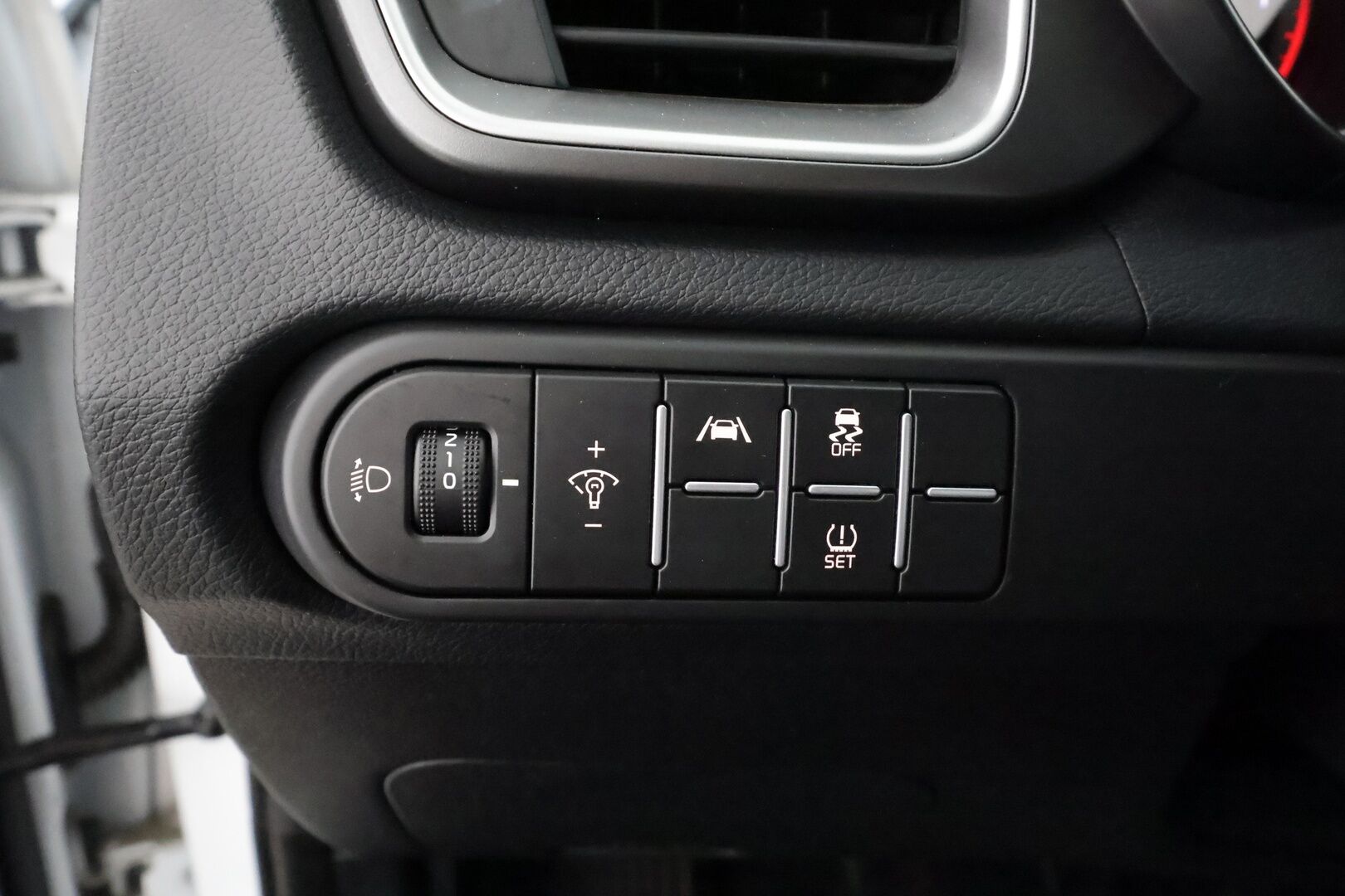 Kia Ceed 2022 1,0 T-GDI 100hv LX 5D * Vakkari / P.kamera / Kaistavahti / Ratinlämmitin / Apple&Android * - Suomi-auto / 2xRenkaat / Merkkihuollettu