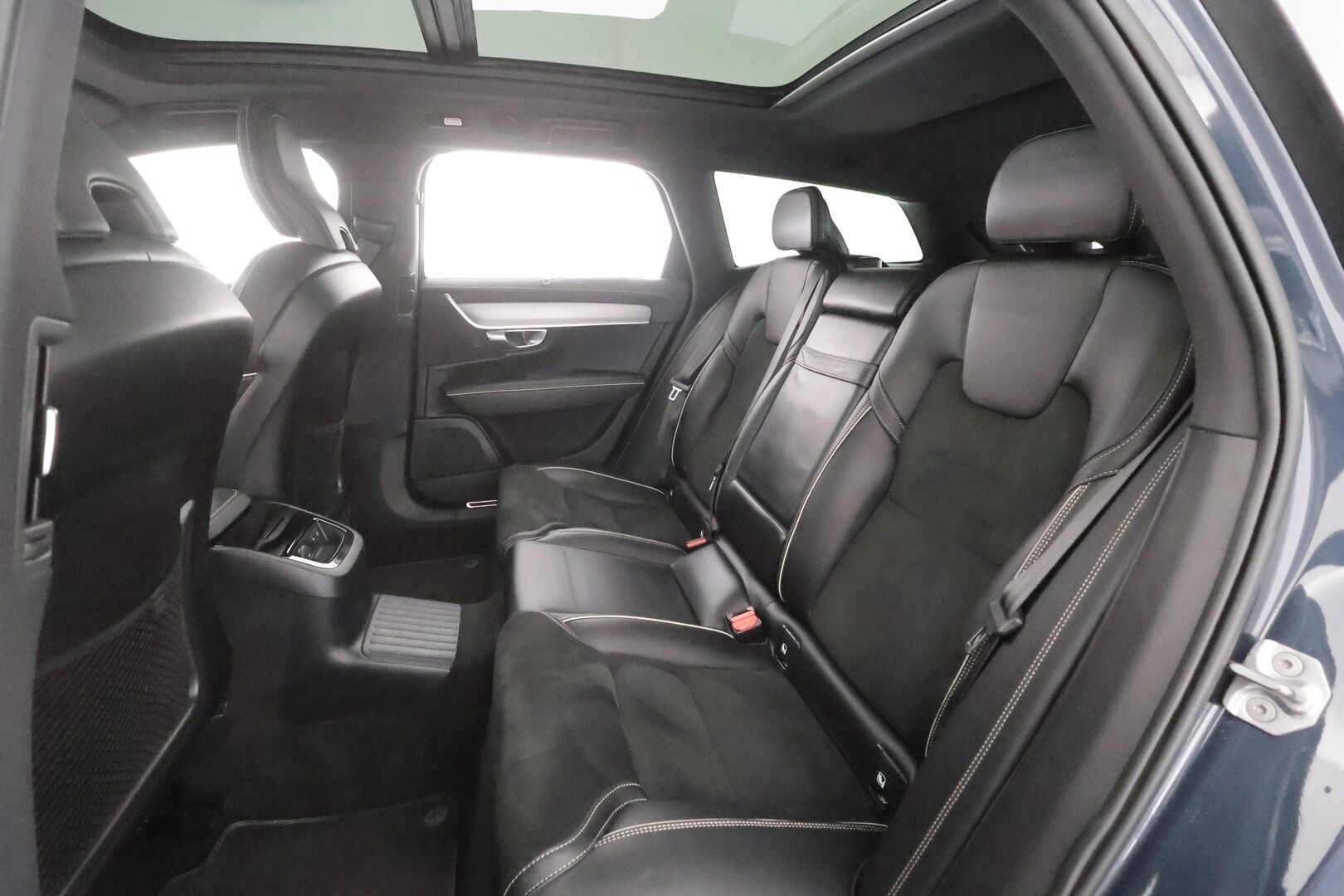 Volvo V90 2022 T6 TwE AWD Business R-Design aut - | Pilot assist | Webasto | Full-LED | Koukku | Panorama | Muistipenkit | P.kamera | Puolinahat | Keyless | Apple&Android | Suomi-auto | Kahdet Renkaat |
