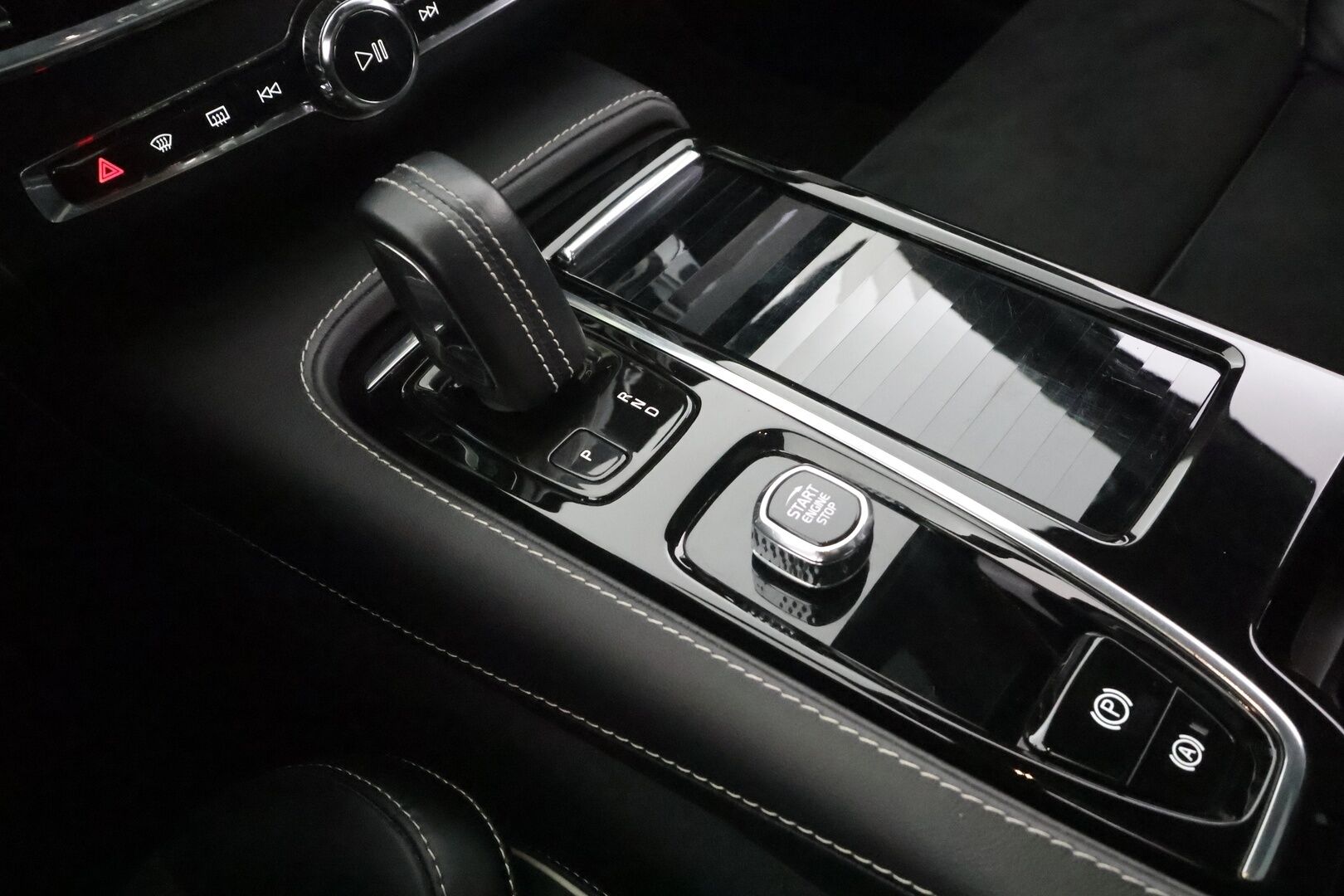 Volvo V90 2022 T6 TwE AWD Business R-Design aut - | Pilot assist | Webasto | Full-LED | Koukku | Panorama | Muistipenkit | P.kamera | Puolinahat | Keyless | Apple&Android | Suomi-auto | Kahdet Renkaat |