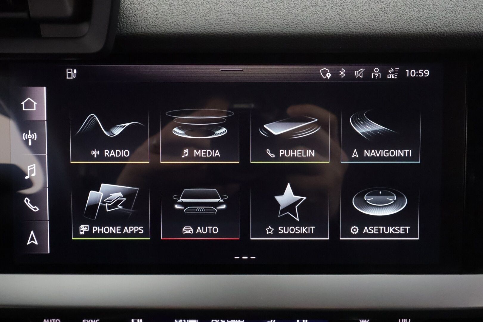 Audi A3 2022 Sportback Business 40 TFSI e 150kW S tronic ** Adapt.vakkari / Kamera / Sähköpenkki / Matrix-LED ** - 1.Om Suomi-auto / Sporttipenkit / Keyless 