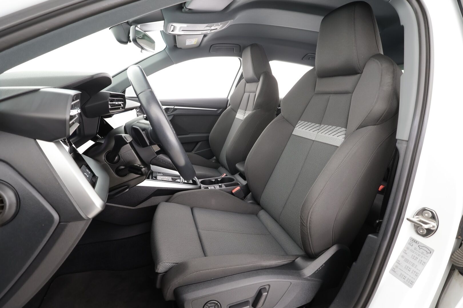 Audi A3 2022 Sportback Business 40 TFSI e 150kW S tronic ** Adapt.vakkari / Kamera / Sähköpenkki / Matrix-LED ** - 1.Om Suomi-auto / Sporttipenkit / Keyless 