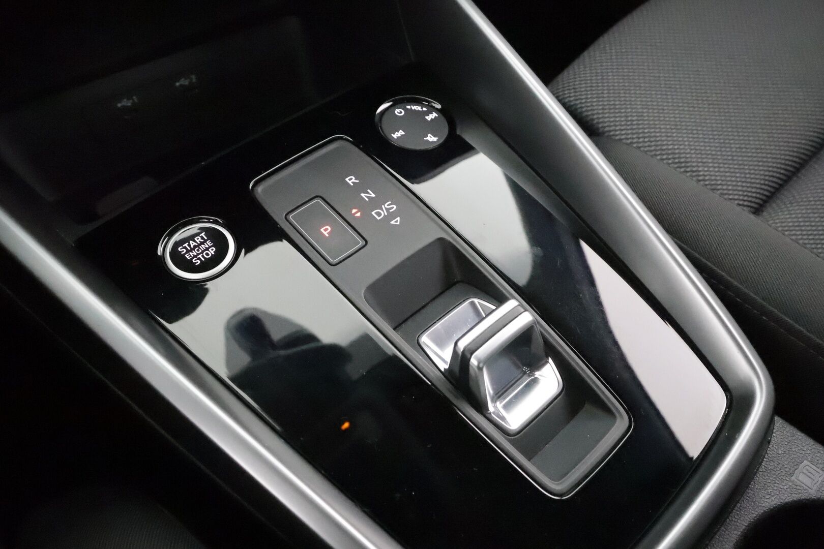 Audi A3 2022 Sportback Business 40 TFSI e 150kW S tronic ** Adapt.vakkari / Kamera / Sähköpenkki / Matrix-LED ** - 1.Om Suomi-auto / Sporttipenkit / Keyless 