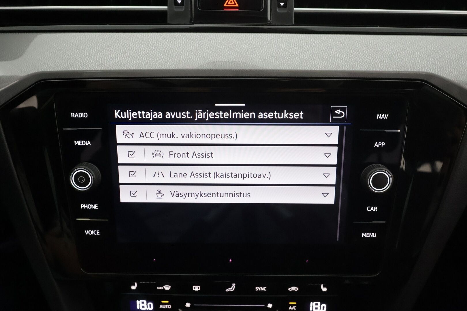 Volkswagen Passat 2022 Style Business2,0 Tdi Scr 110 Kw Dsg * ACC / IQ-Light / Koukku / Webasto / Hierova muistipenkki / Apple&Android * - Suomi-auto / Merkkihuollettu / Kahdet renkaat