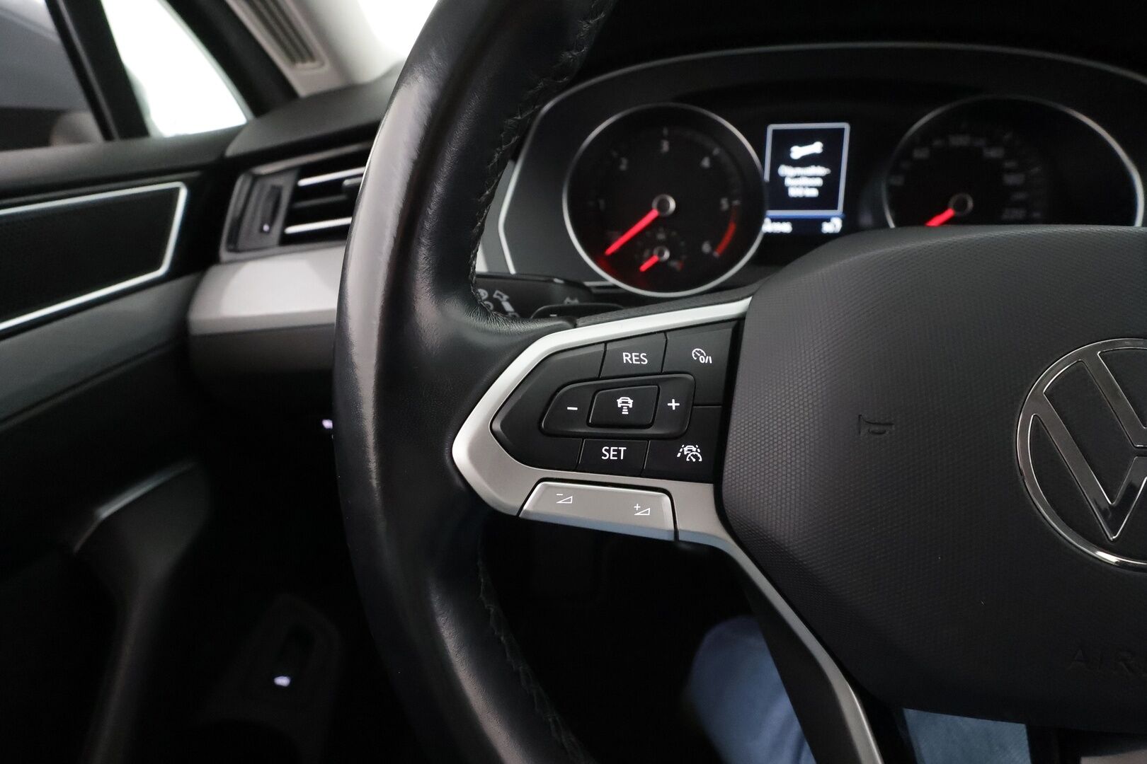 Volkswagen Passat 2022 Style Business2,0 Tdi Scr 110 Kw Dsg * ACC / IQ-Light / Koukku / Webasto / Hierova muistipenkki / Apple&Android * - Suomi-auto / Merkkihuollettu / Kahdet renkaat