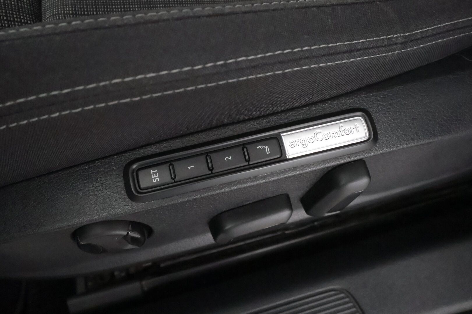 Volkswagen Passat 2022 Style Business2,0 Tdi Scr 110 Kw Dsg * ACC / IQ-Light / Koukku / Webasto / Hierova muistipenkki / Apple&Android * - Suomi-auto / Merkkihuollettu / Kahdet renkaat