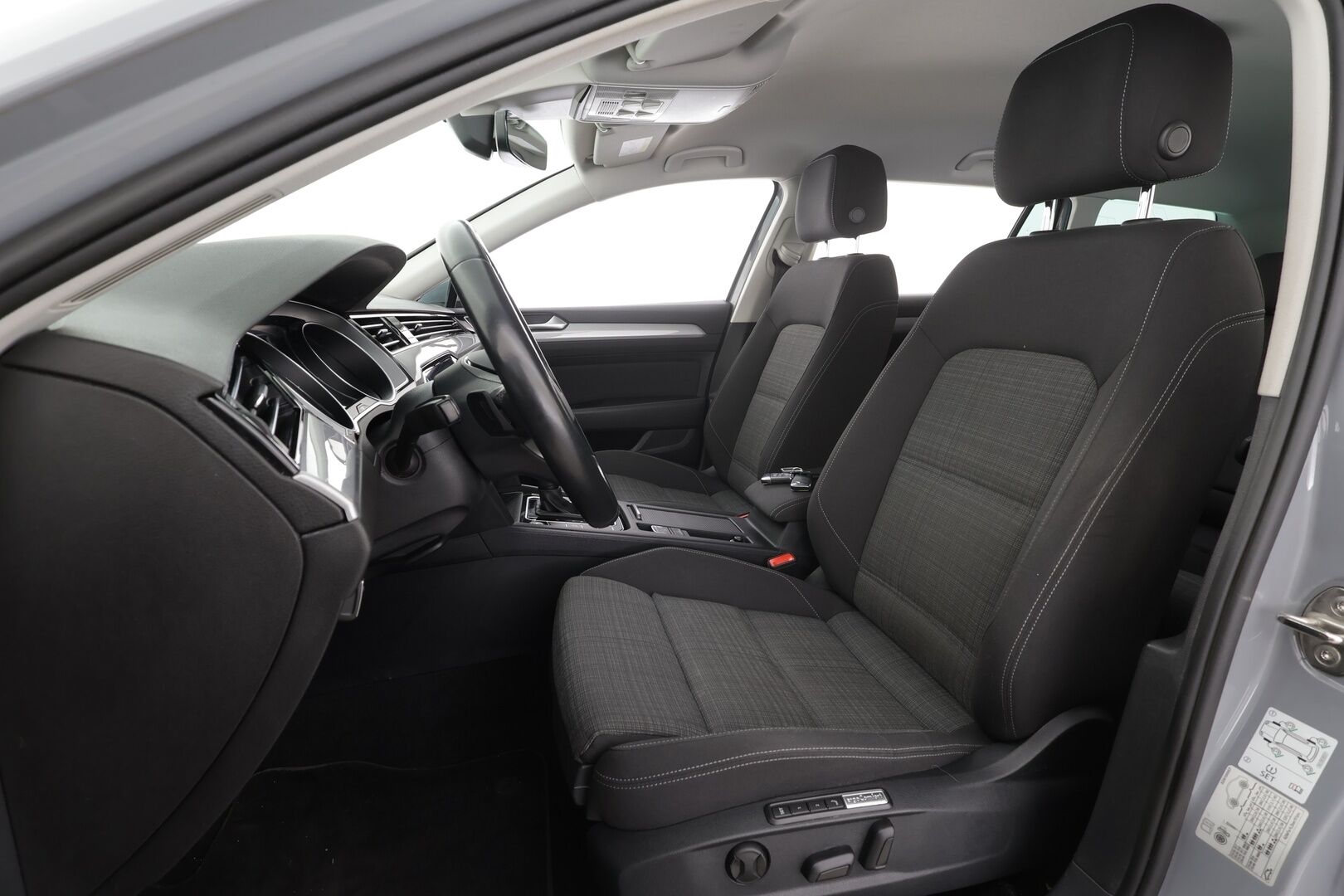 Volkswagen Passat 2022 Style Business2,0 Tdi Scr 110 Kw Dsg * ACC / IQ-Light / Koukku / Webasto / Hierova muistipenkki / Apple&Android * - Suomi-auto / Merkkihuollettu / Kahdet renkaat