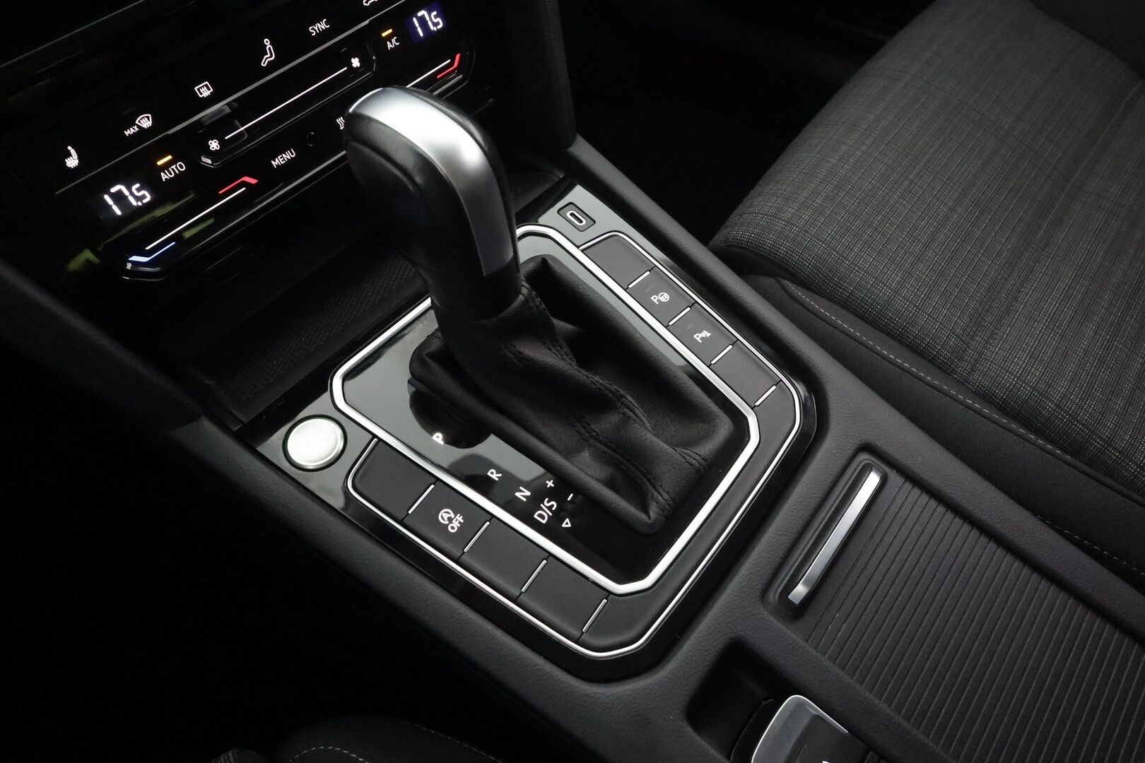 Volkswagen Passat 2022 Style Business2,0 Tdi Scr 110 Kw Dsg * ACC / IQ-Light / Koukku / Webasto / Hierova muistipenkki / Apple&Android * - Suomi-auto / Merkkihuollettu / Kahdet renkaat