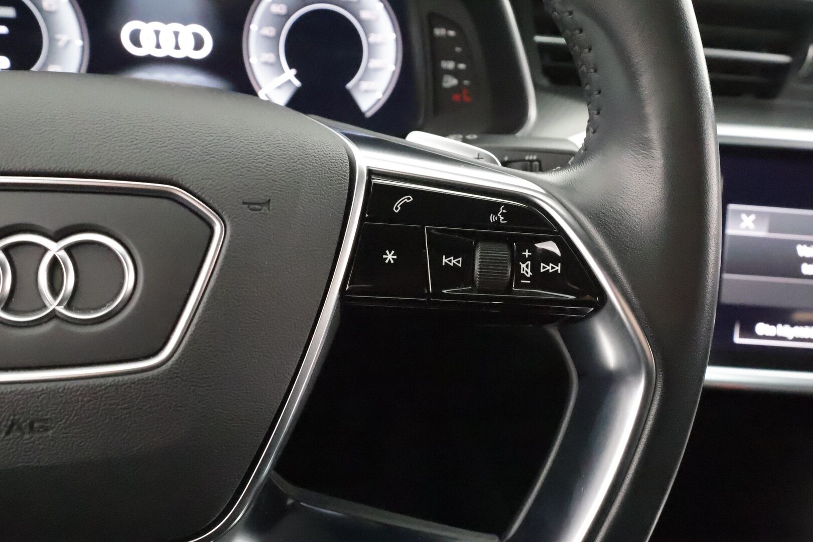 Audi A6 2021 Sedan Business Sport 50 TFSI e quattro Stronic * ACC / LED / P.Kamera / Muistipenkki / Keyless / Nahat / Apple&Android * - Kahdet Renkaat - HULLUT AVAJAISHULINAT KORKOTARJOUS 3,29 %