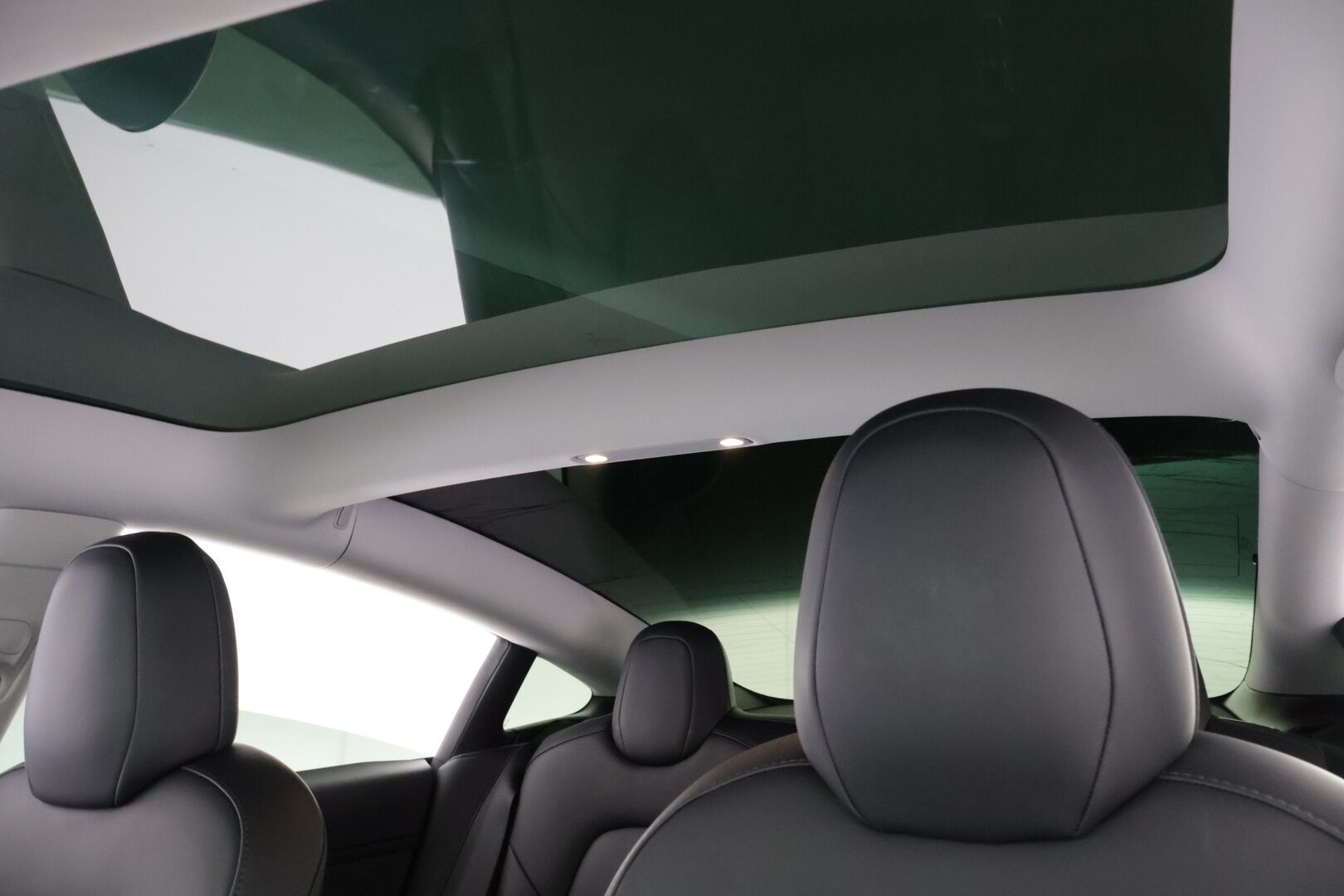 Tesla Model 3 2021 Standard Range Plus *Refresh /Lämpöpumppu /  Lasikatto / Autopilot / Musta nahkasisusta*