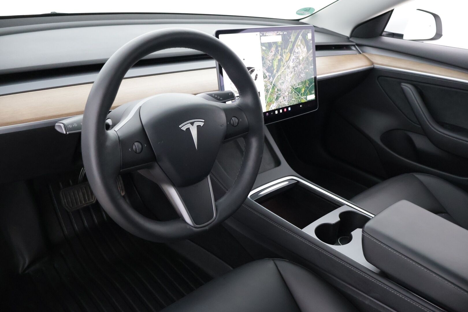 Tesla Model 3 2021 Standard Range Plus *Refresh /Lämpöpumppu /  Lasikatto / Autopilot / Musta nahkasisusta*