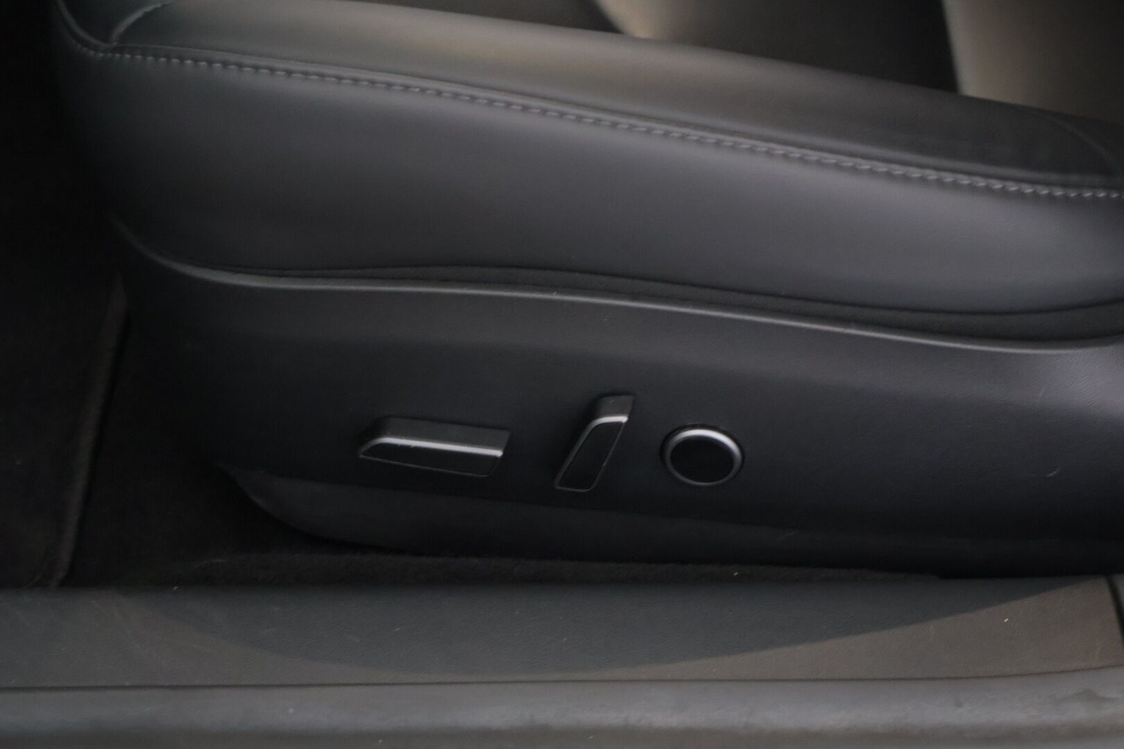 Tesla Model 3 2021 Standard Range Plus *Refresh /Lämpöpumppu /  Lasikatto / Autopilot / Musta nahkasisusta*