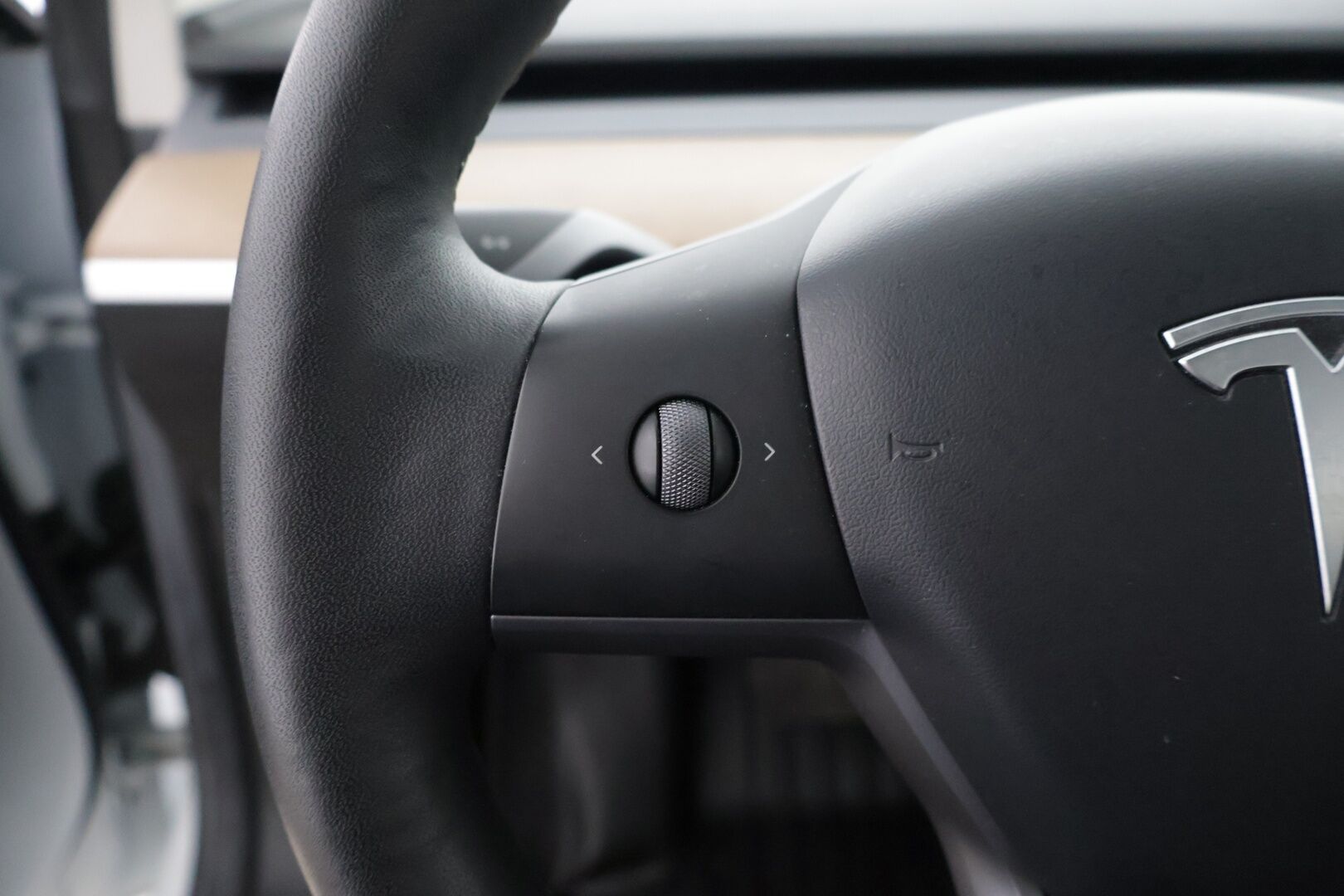 Tesla Model 3 2021 Standard Range Plus *Refresh /Lämpöpumppu /  Lasikatto / Autopilot / Musta nahkasisusta*