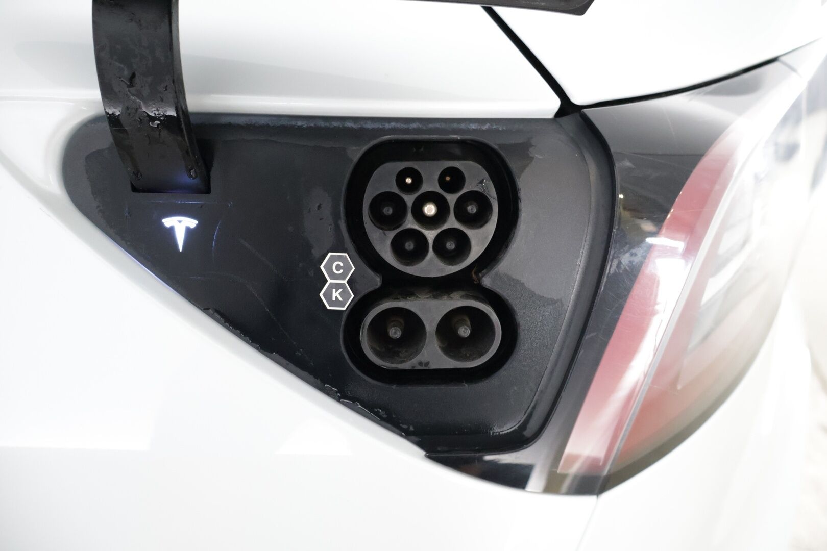 Tesla Model 3 2021 Standard Range Plus *Refresh /Lämpöpumppu /  Lasikatto / Autopilot / Musta nahkasisusta*