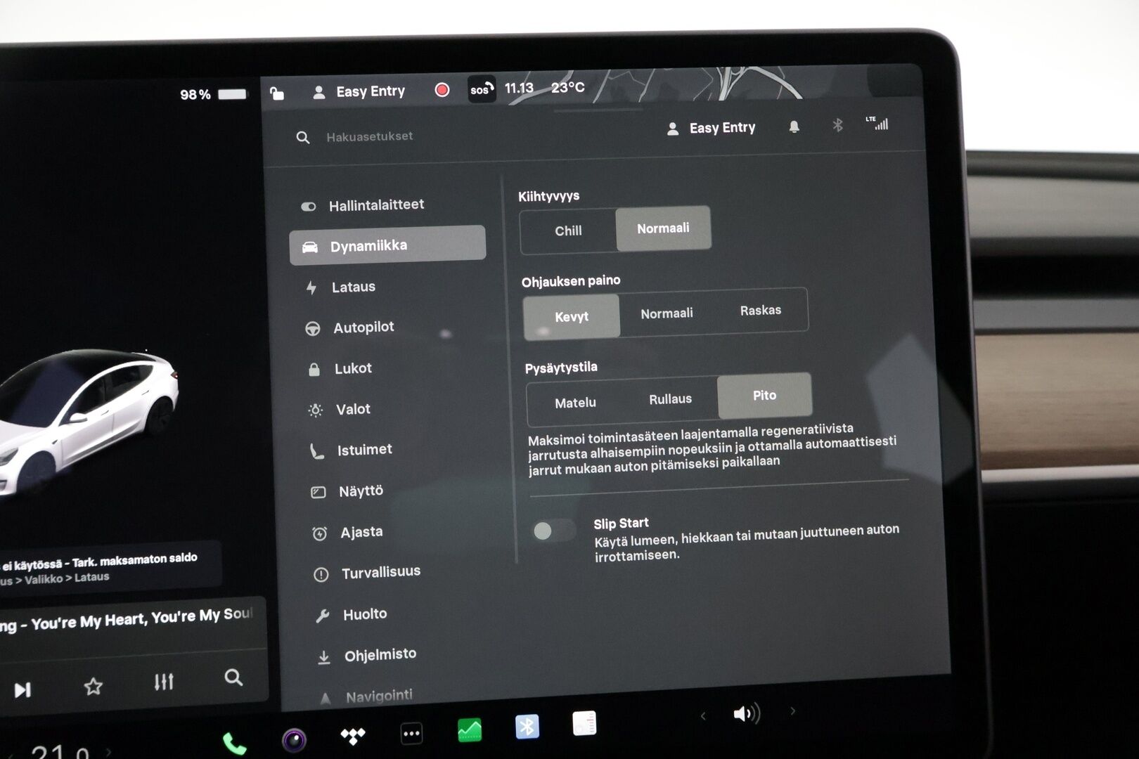 Tesla Model 3 2021 Standard Range Plus *Refresh /Lämpöpumppu /  Lasikatto / Autopilot / Musta nahkasisusta*