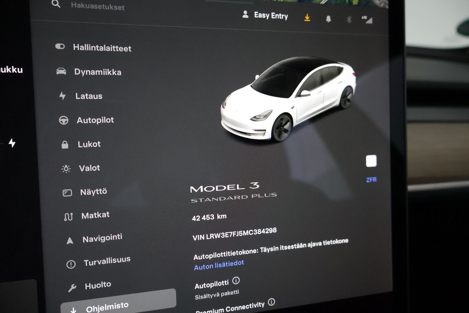 Tesla Model 3 2021 Standard Range Plus *Refresh /Lämpöpumppu /  Lasikatto / Autopilot / Musta nahkasisusta*