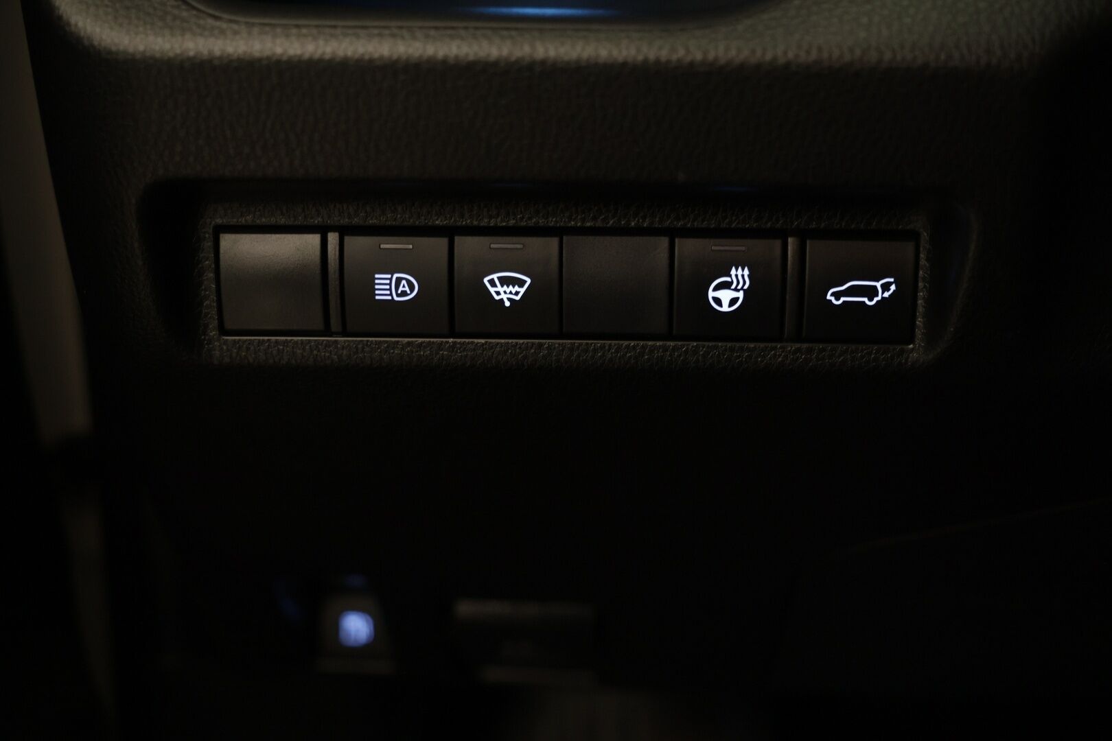 Toyota RAV4 PLUG-IN 2021 2,5 Hybrid AWD-i Business Edition*  Koukku / Kamera / Acc / JBL / * - *Koukku / JBL / ACC / Kamera*
