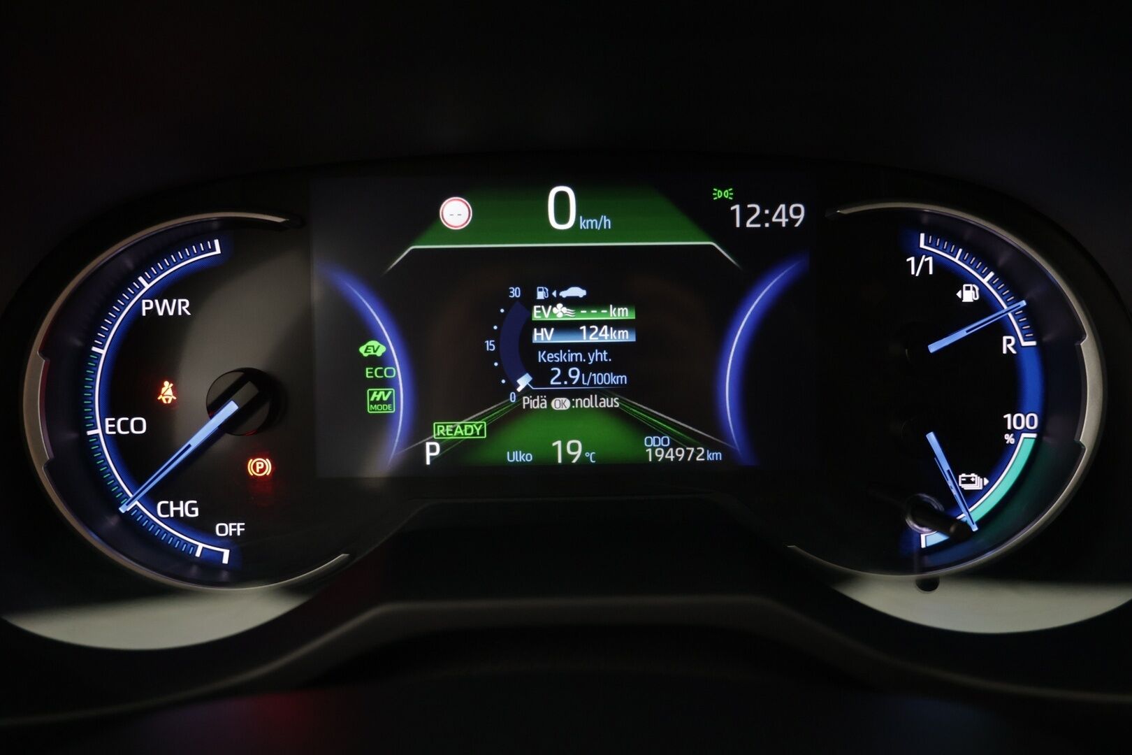 Toyota RAV4 PLUG-IN 2021 2,5 Hybrid AWD-i Business Edition*  Koukku / Kamera / Acc / JBL / * - *Koukku / JBL / ACC / Kamera*