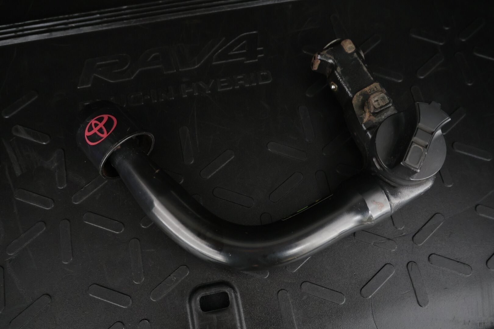 Toyota RAV4 PLUG-IN 2021 2,5 Hybrid AWD-i Business Edition*  Koukku / Kamera / Acc / JBL / * - *Koukku / JBL / ACC / Kamera*