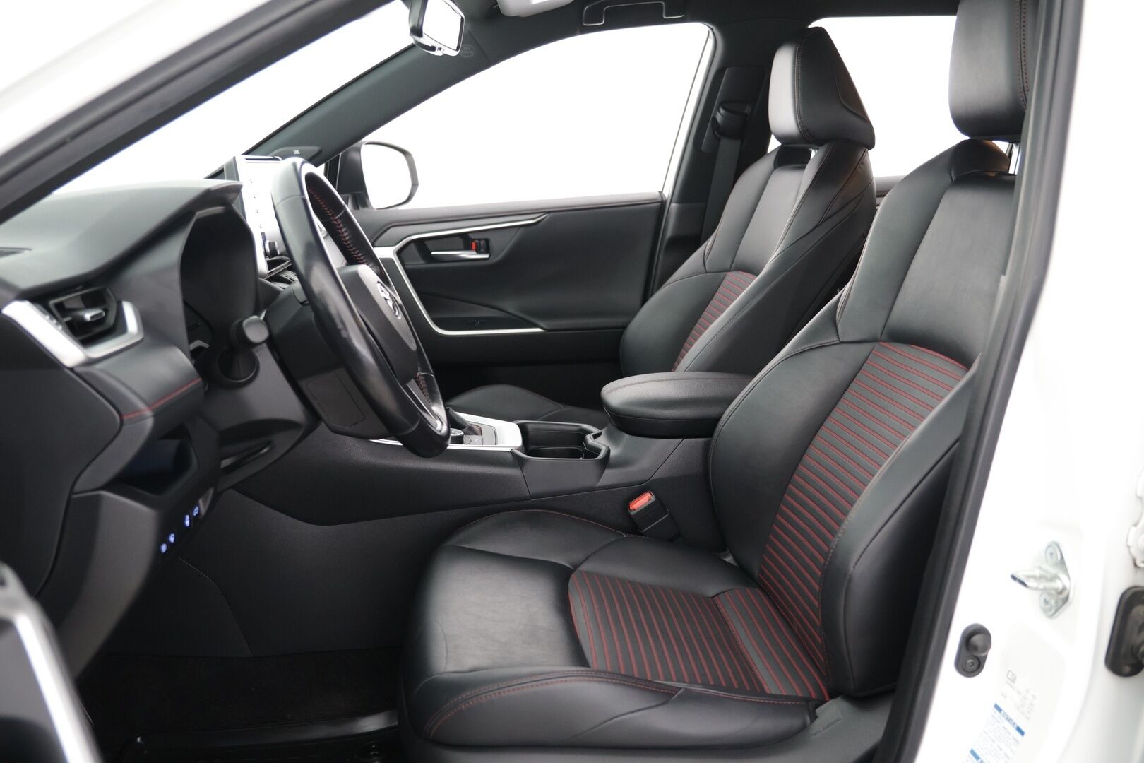Toyota RAV4 PLUG-IN 2021 2,5 Hybrid AWD-i Business Edition*  Koukku / Kamera / Acc / JBL / * - *Koukku / JBL / ACC / Kamera*