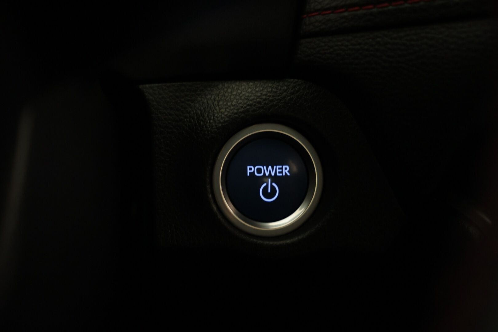 Toyota RAV4 PLUG-IN 2021 2,5 Hybrid AWD-i Business Edition*  Koukku / Kamera / Acc / JBL / * - *Koukku / JBL / ACC / Kamera*