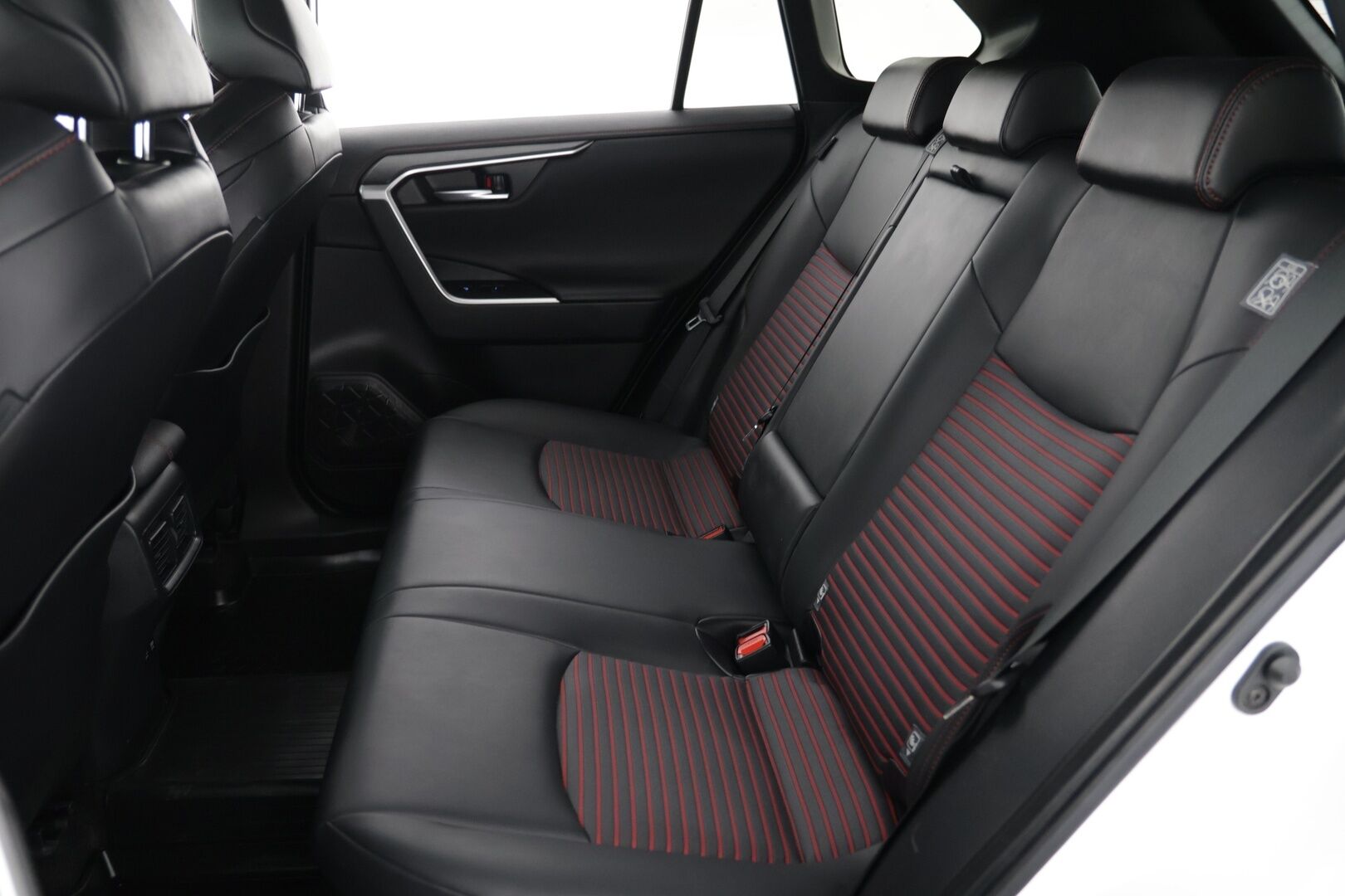 Toyota RAV4 PLUG-IN 2021 2,5 Hybrid AWD-i Business Edition*  Koukku / Kamera / Acc / JBL / * - *Koukku / JBL / ACC / Kamera*