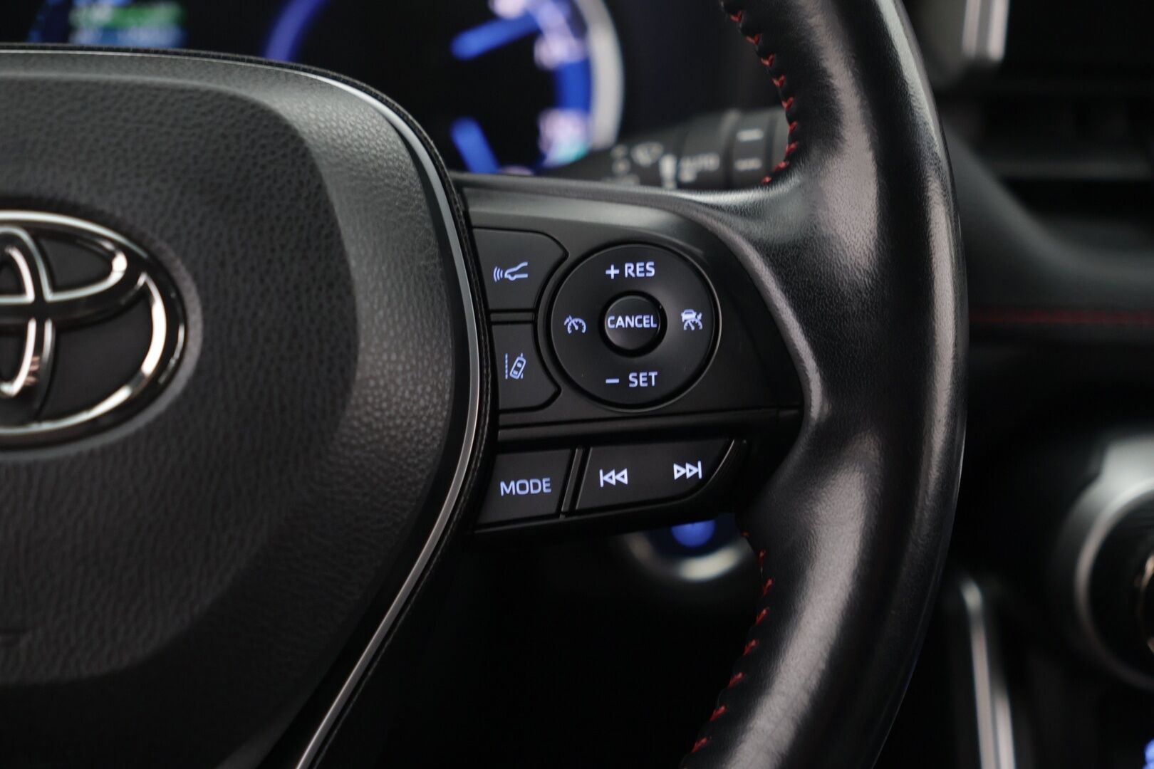 Toyota RAV4 PLUG-IN 2021 2,5 Hybrid AWD-i Business Edition*  Koukku / Kamera / Acc / JBL / * - *Koukku / JBL / ACC / Kamera*