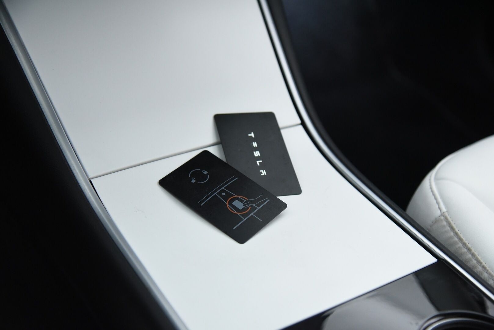 Tesla Model 3 2020 Performance Dual Motor AWD * FSD täysin itsenäinen ajo / Valkoinen sisusta / Premium äänentoisto / Lasikatto * - 2x renkaat / FSD / Vaaleat nahat - HULLUT AVAJAISHULINAT KORKOTARJOUS 3,29 %