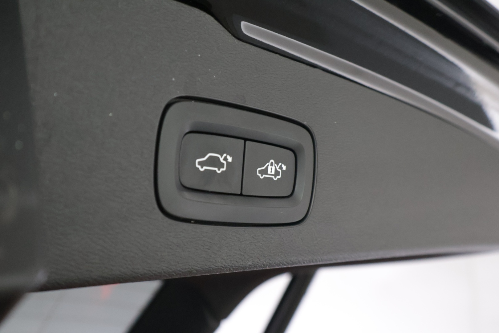 Volvo V60 2020 V60 T6 TwE AWD R-Design aut */ Adapt. vakkari / H&K / Panorama / 360°-kamera / Webasto / Koukku / Juuri saapunut /* - Huippuvarusteltu / Juuri katsastettu / Hihna vaihdettu