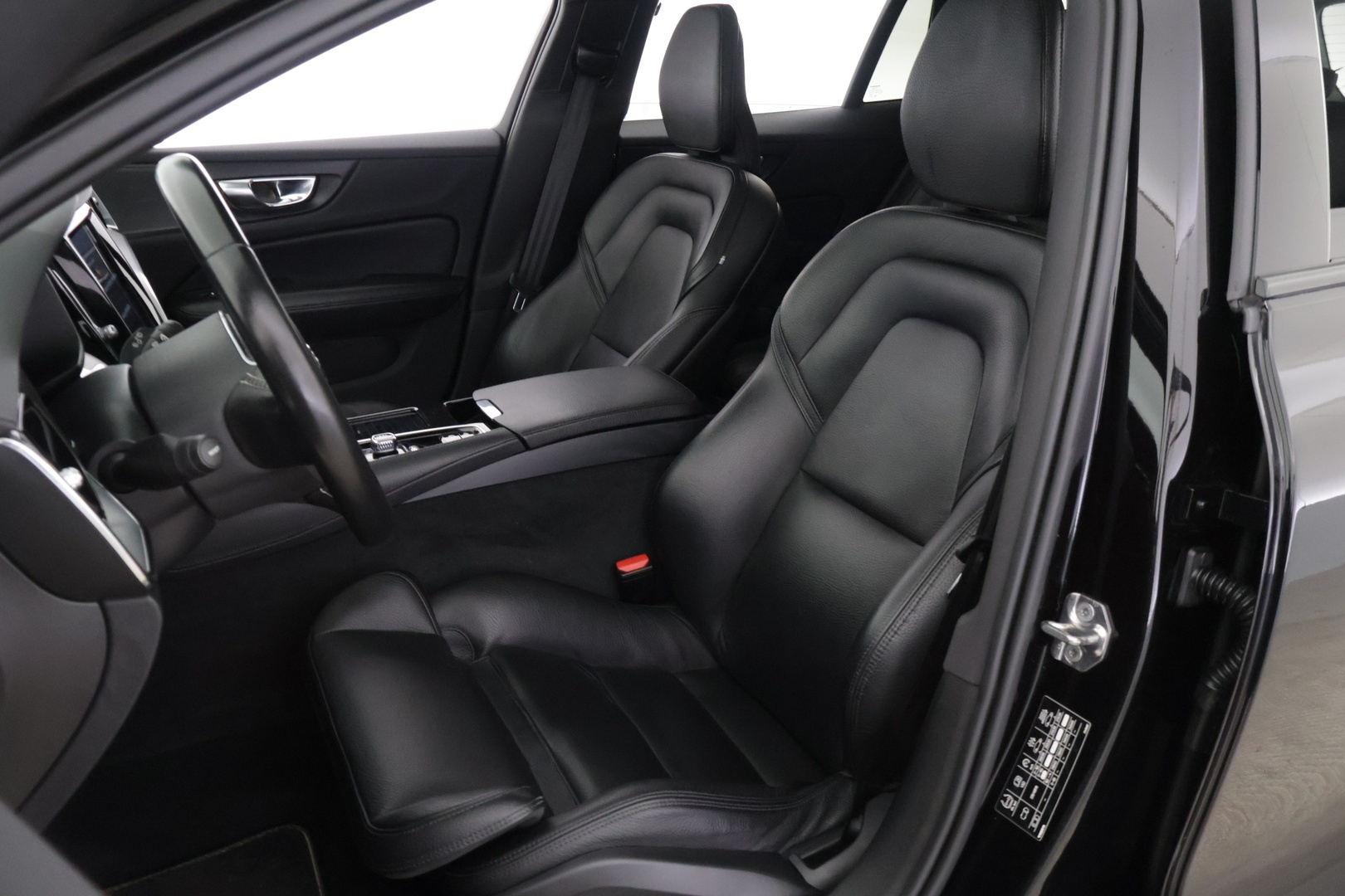 Volvo V60 2020 V60 T6 TwE AWD R-Design aut */ Adapt. vakkari / H&K / Panorama / 360°-kamera / Webasto / Koukku / Juuri saapunut /* - Huippuvarusteltu / Juuri katsastettu / Hihna vaihdettu