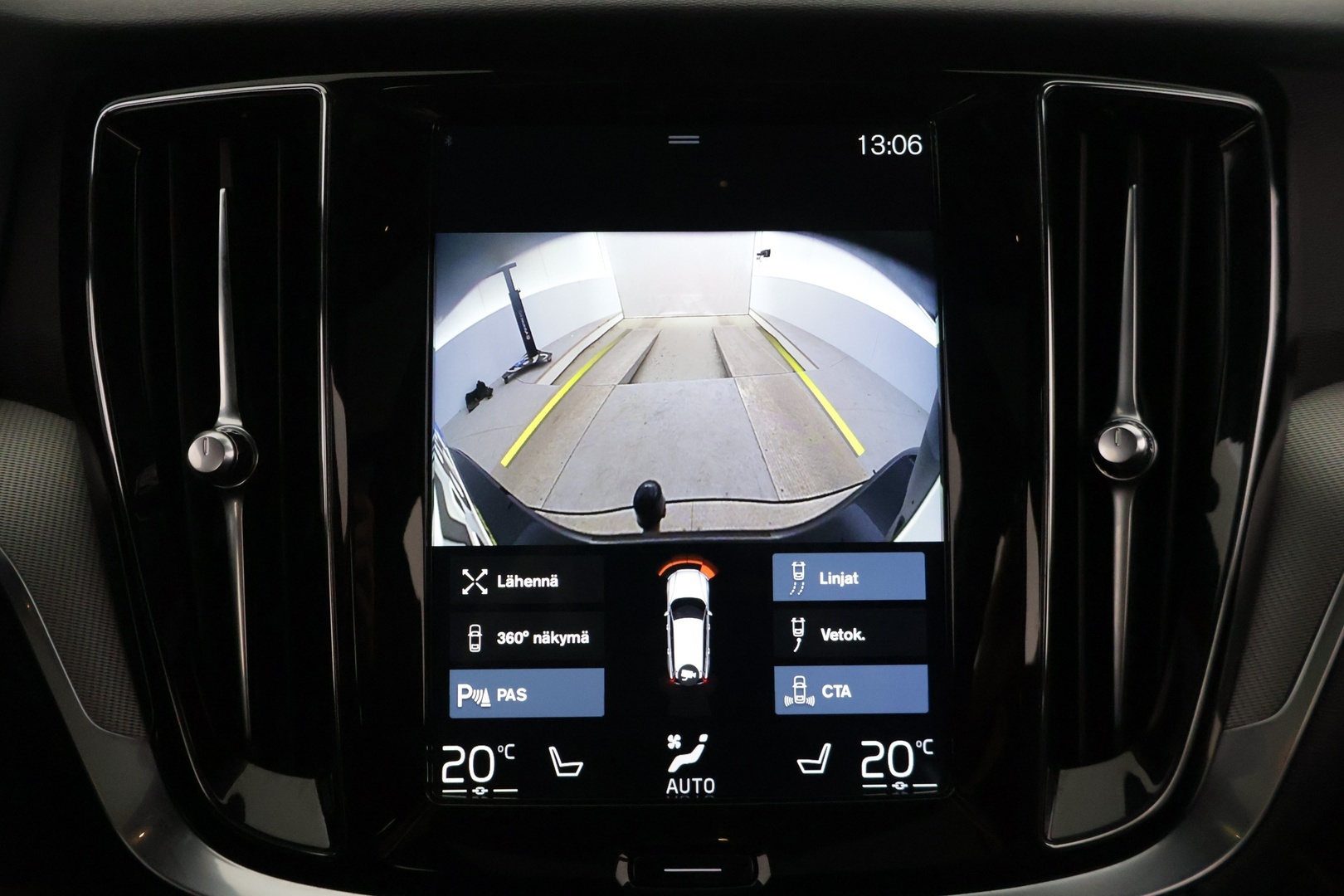 Volvo V60 2020 V60 T6 TwE AWD R-Design aut */ Adapt. vakkari / H&K / Panorama / 360°-kamera / Webasto / Koukku / Juuri saapunut /* - Huippuvarusteltu / Juuri katsastettu / Hihna vaihdettu