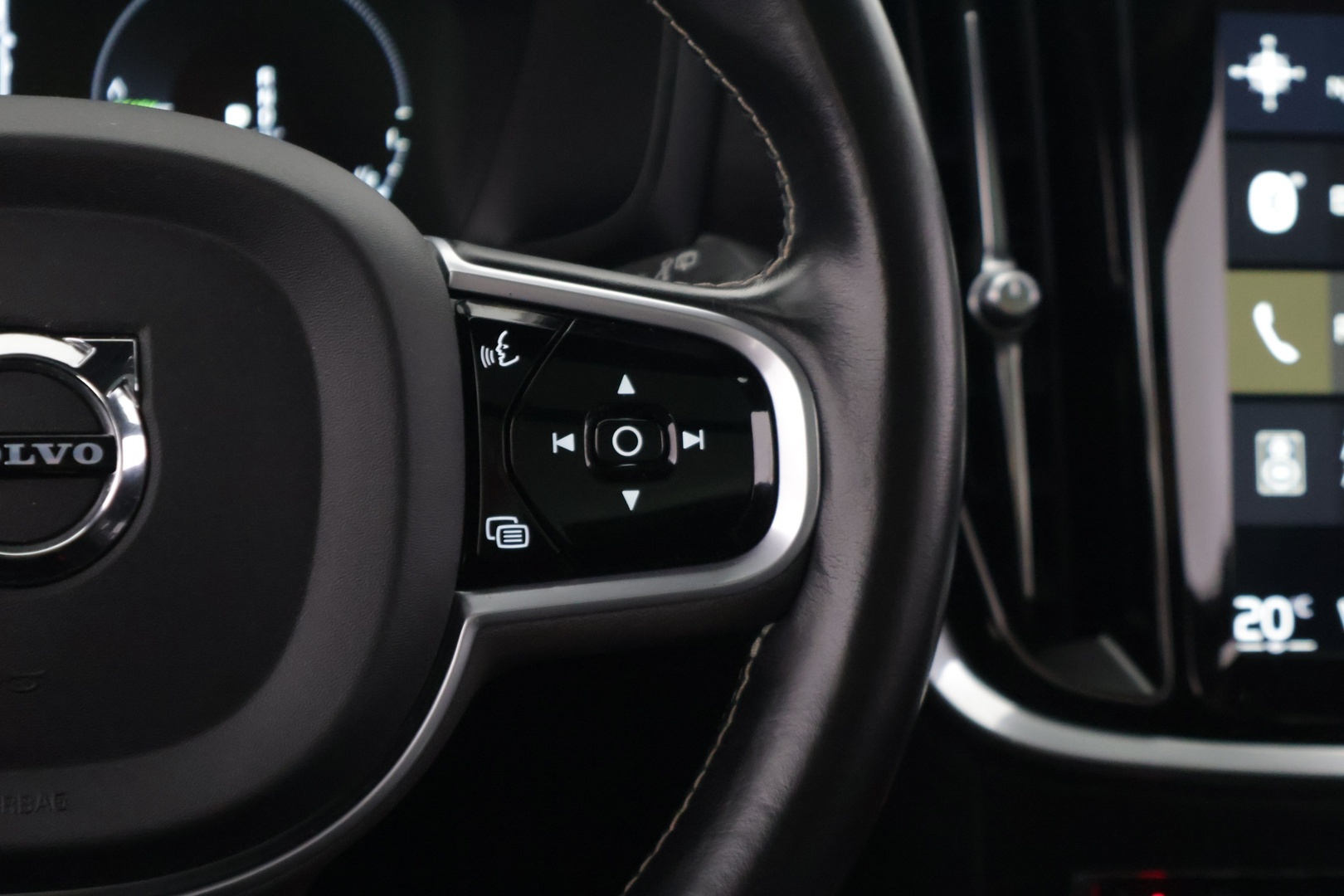 Volvo V60 2020 V60 T6 TwE AWD R-Design aut */ Adapt. vakkari / H&K / Panorama / 360°-kamera / Webasto / Koukku / Juuri saapunut /* - Huippuvarusteltu / Juuri katsastettu / Hihna vaihdettu